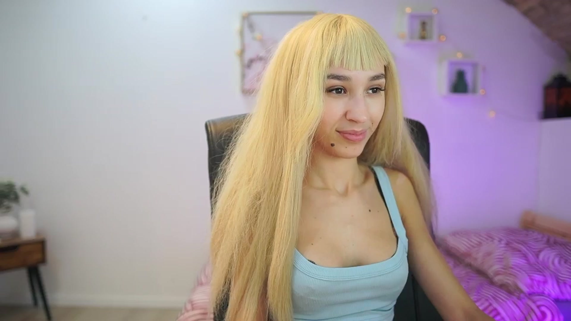 Gallery image thumbnail from Amai__Liu's myfreecams stream on, 12/08/2025, 19:51 image 10 of 20