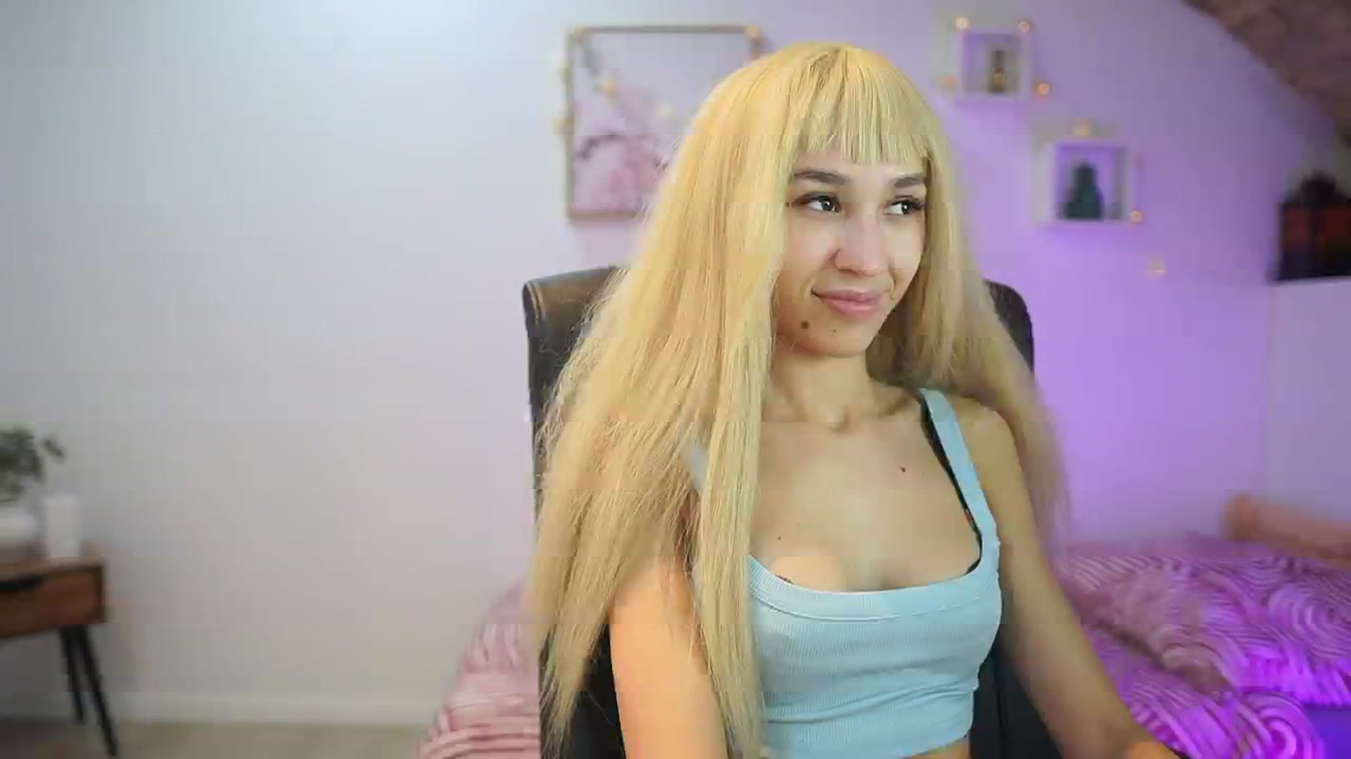 Gallery image thumbnail from Amai__Liu's myfreecams stream on, 12/08/2025, 19:51 image 5 of 20