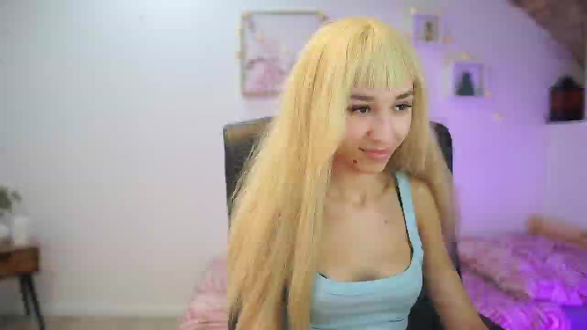 Gallery image thumbnail from Amai__Liu's myfreecams stream on, 12/08/2025, 19:51 image 14 of 20