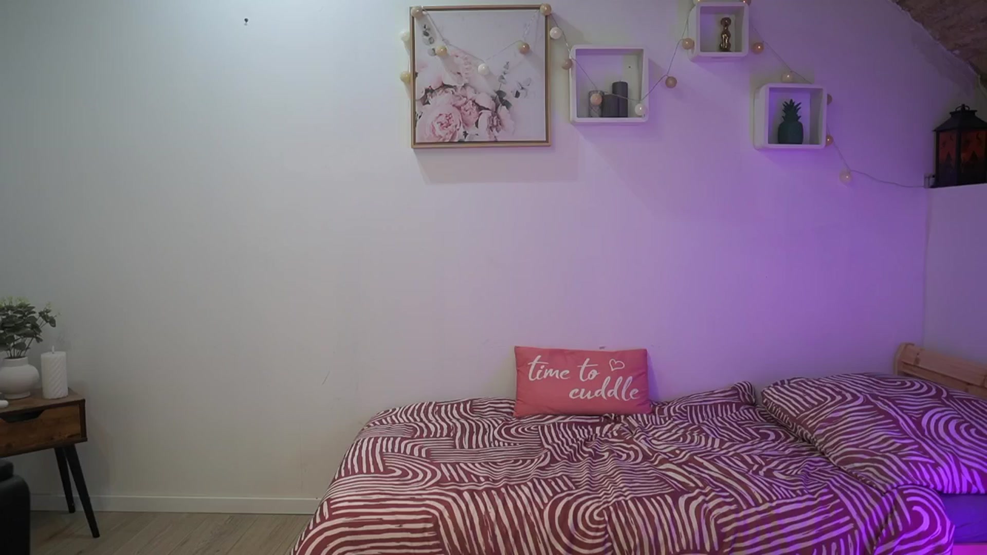 Gallery image thumbnail from Amai__Liu's myfreecams stream on, 12/18/2025, 23:23 image 3 of 20