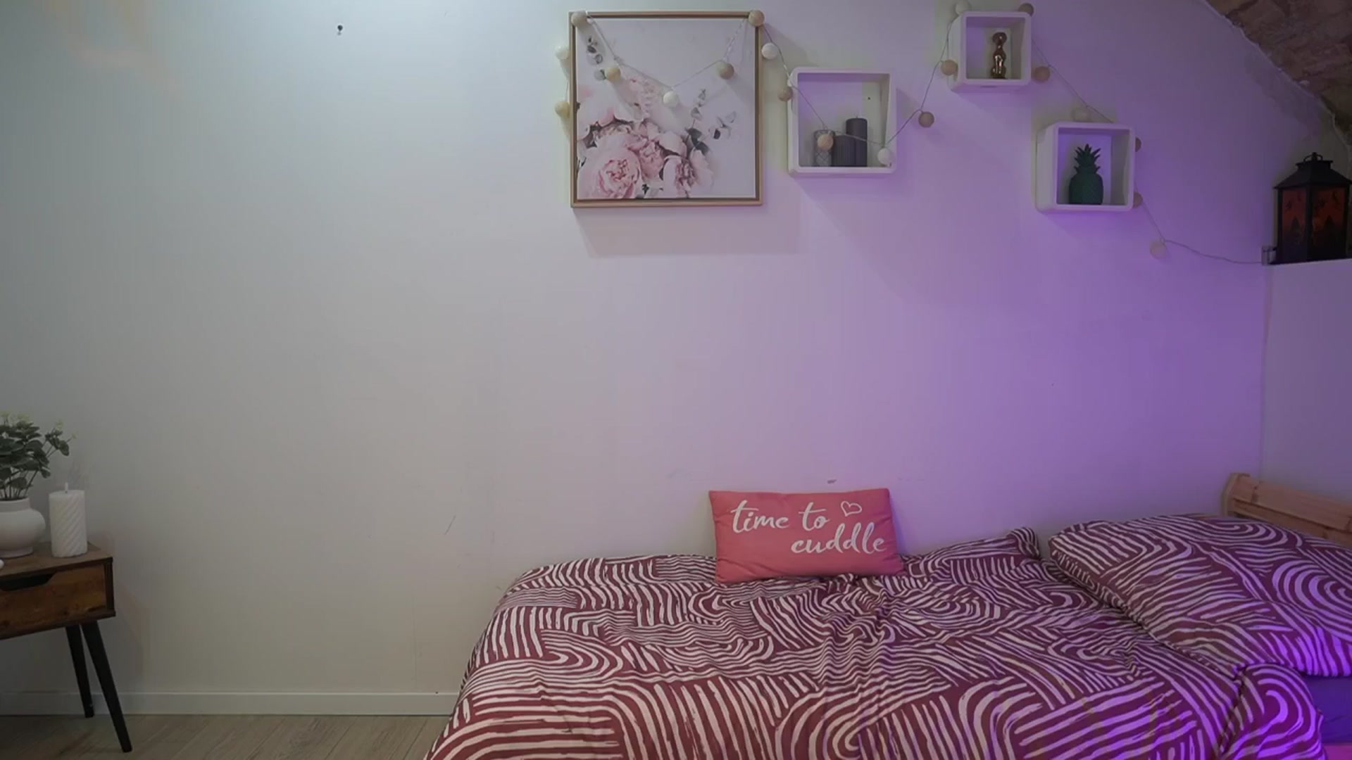 Gallery image thumbnail from Amai__Liu's myfreecams stream on, 12/21/2025, 11:43 image 15 of 20