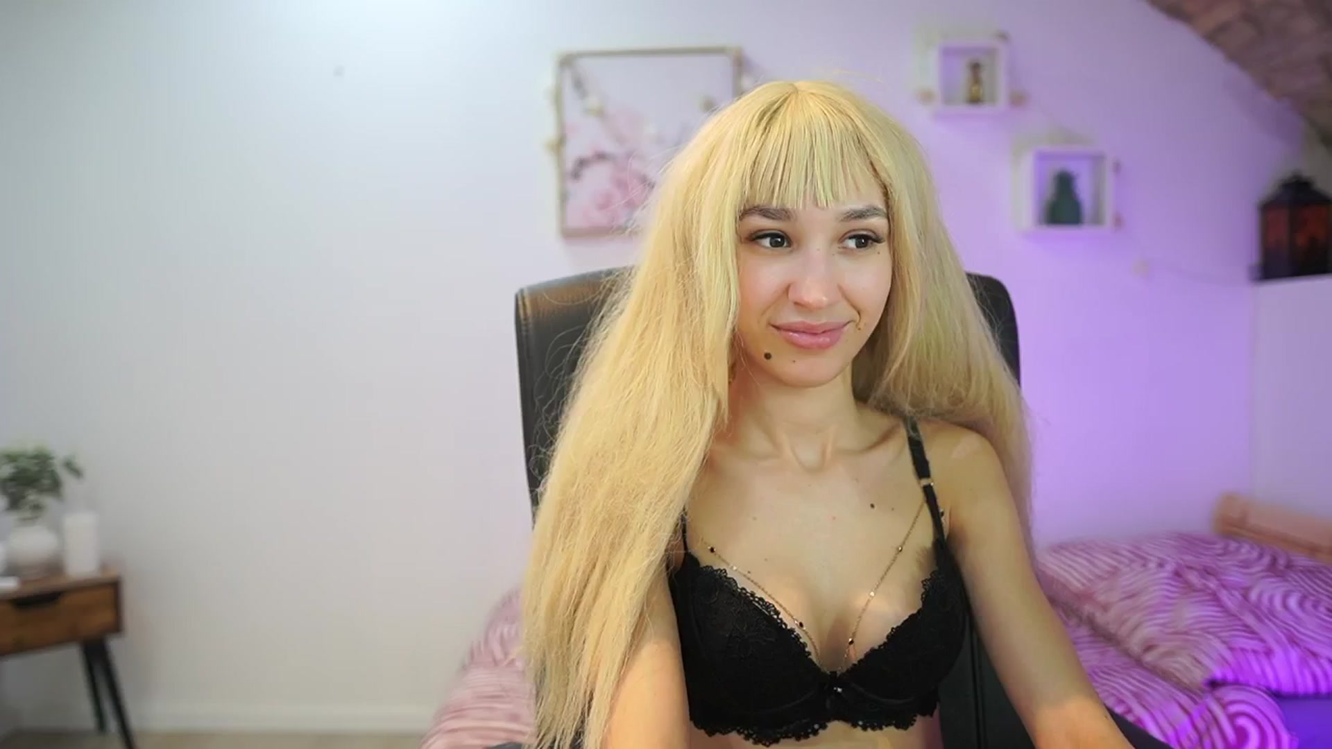 Gallery image thumbnail from Amai__Liu's myfreecams stream on, 12/29/2025, 13:48 image 20 of 20