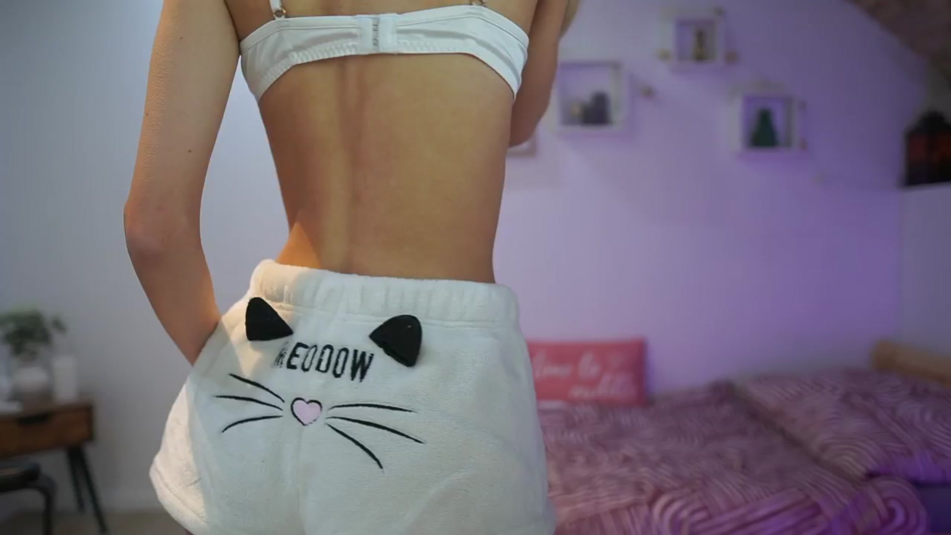 Gallery image thumbnail from Amai__Liu's myfreecams stream on, 01/03/2026, 09:27 image 6 of 20