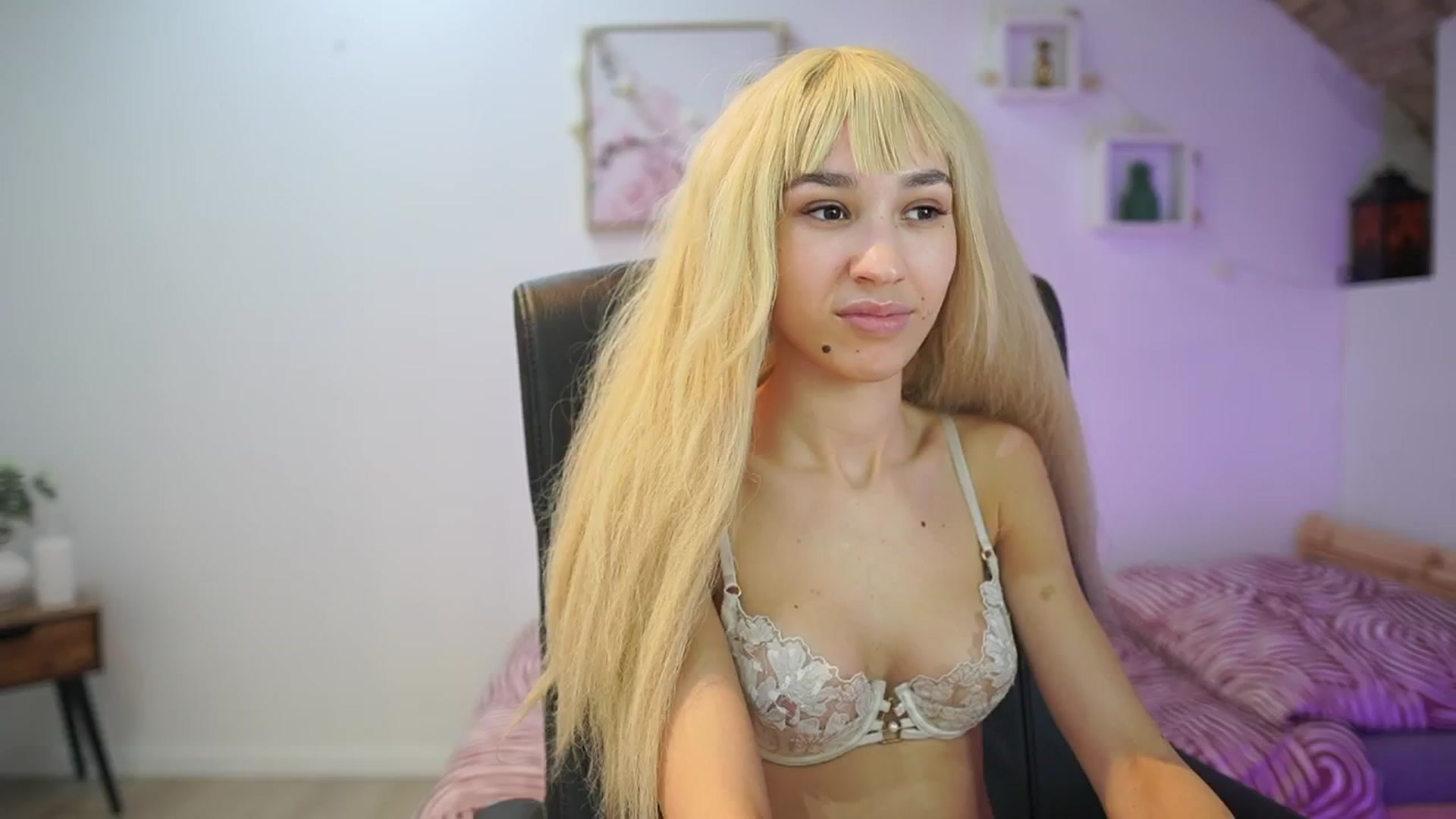 Gallery image thumbnail from Amai__Liu's myfreecams stream on, 01/03/2026, 13:47 image 7 of 20
