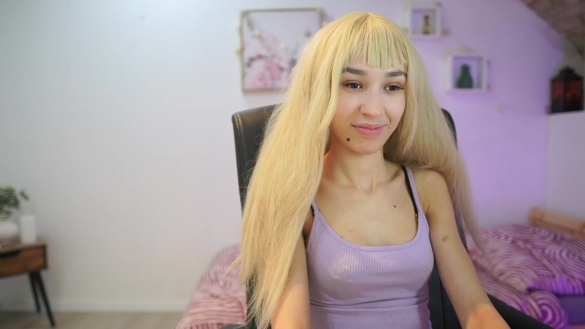 Gallery image thumbnail from Amai__Liu's myfreecams stream on, 01/04/2026, 19:51 image 10 of 20