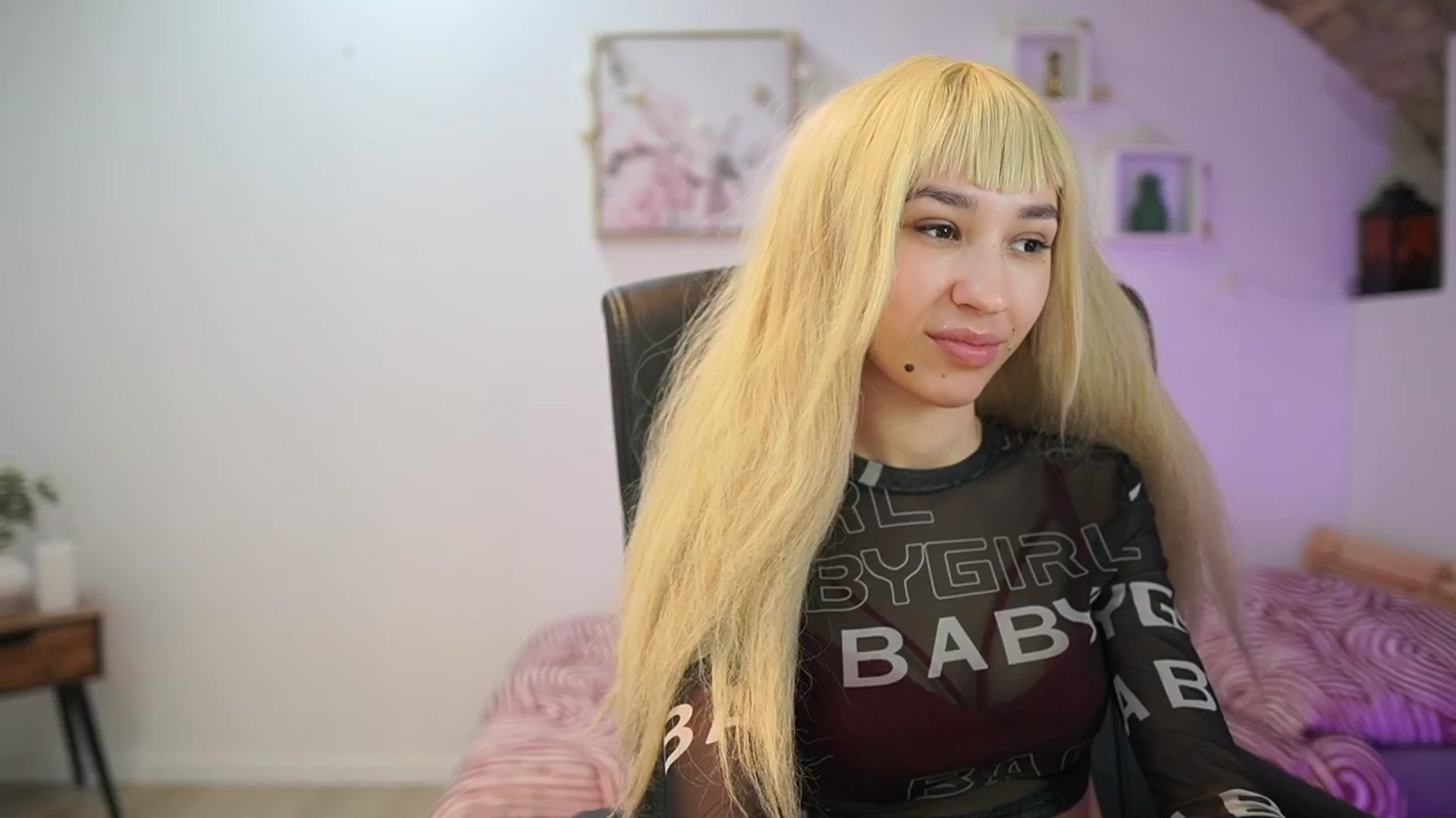 Gallery image thumbnail from Amai__Liu's myfreecams stream on, 01/05/2026, 15:42 image 15 of 20