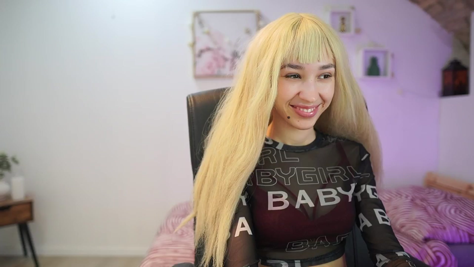 Gallery image thumbnail from Amai__Liu's myfreecams stream on, 01/05/2026, 15:42 image 10 of 20
