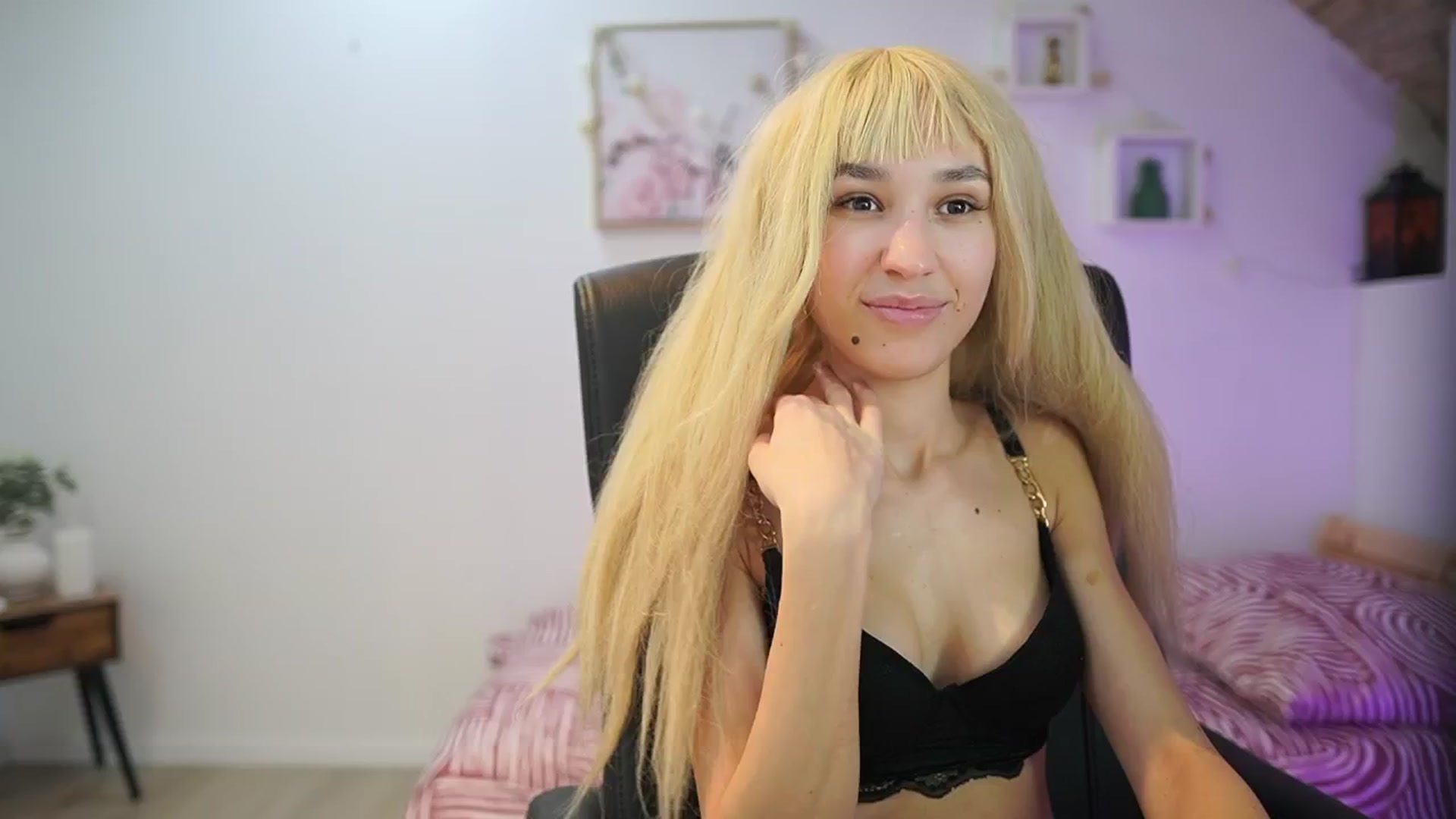 Gallery image thumbnail from Amai__Liu's myfreecams stream on, 01/07/2026, 17:55 image 20 of 20