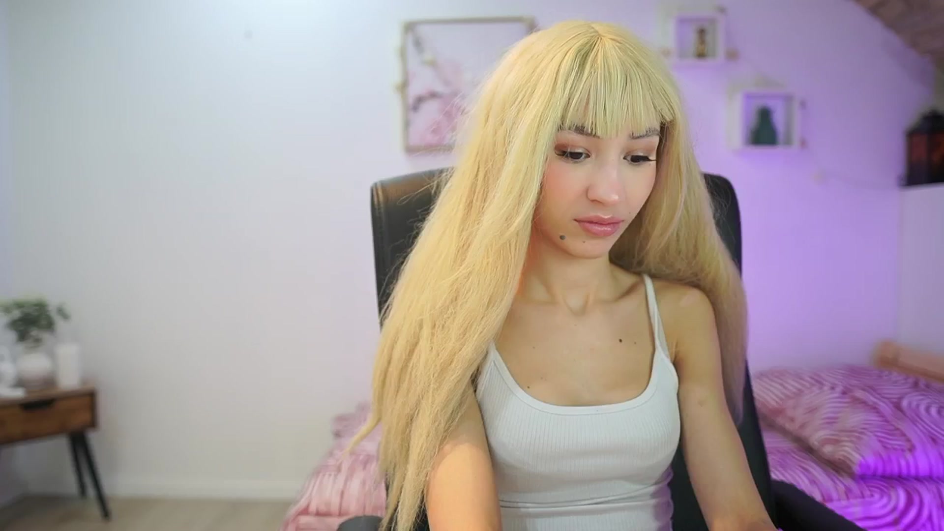 Gallery image thumbnail from Amai__Liu's myfreecams stream on, 01/10/2026, 15:25 image 8 of 20