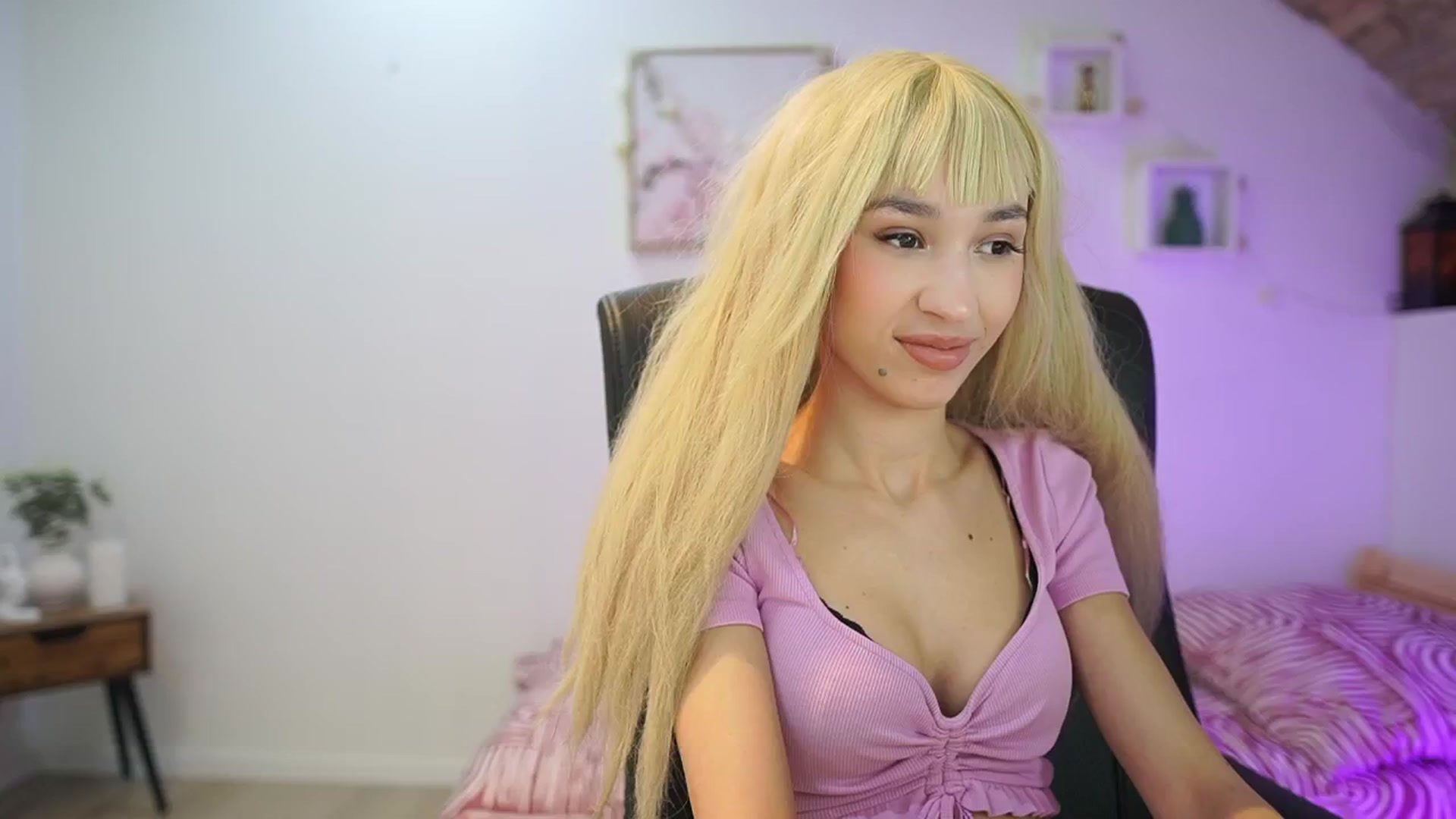 Gallery image thumbnail from Amai__Liu's myfreecams stream on, 01/12/2026, 16:59 image 1 of 20