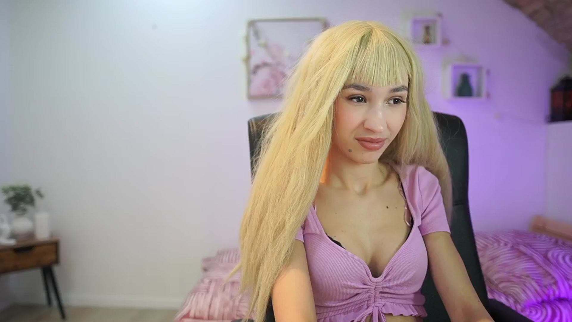 Gallery image thumbnail from Amai__Liu's myfreecams stream on, 01/12/2026, 16:59 image 3 of 20
