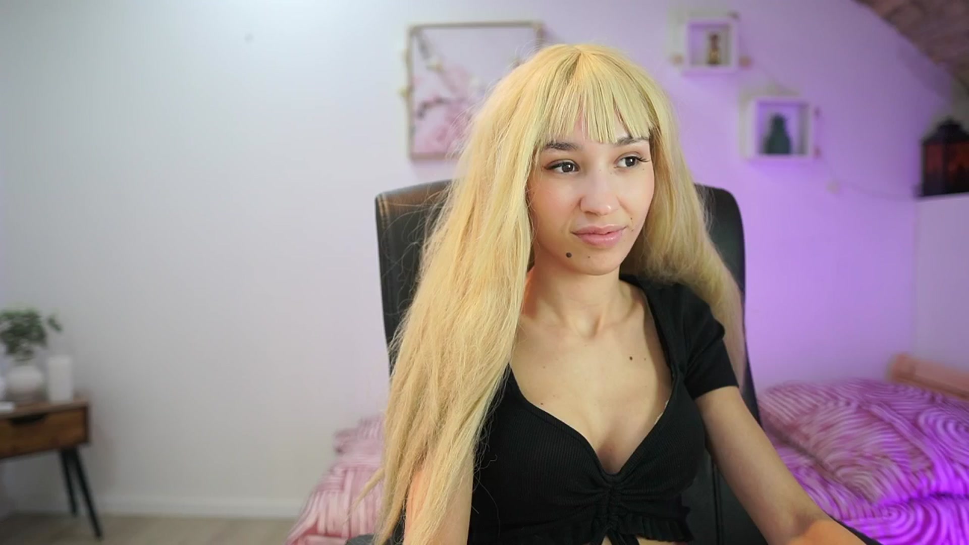 Gallery image thumbnail from Amai__Liu's myfreecams stream on, 01/13/2026, 15:32 image 8 of 20