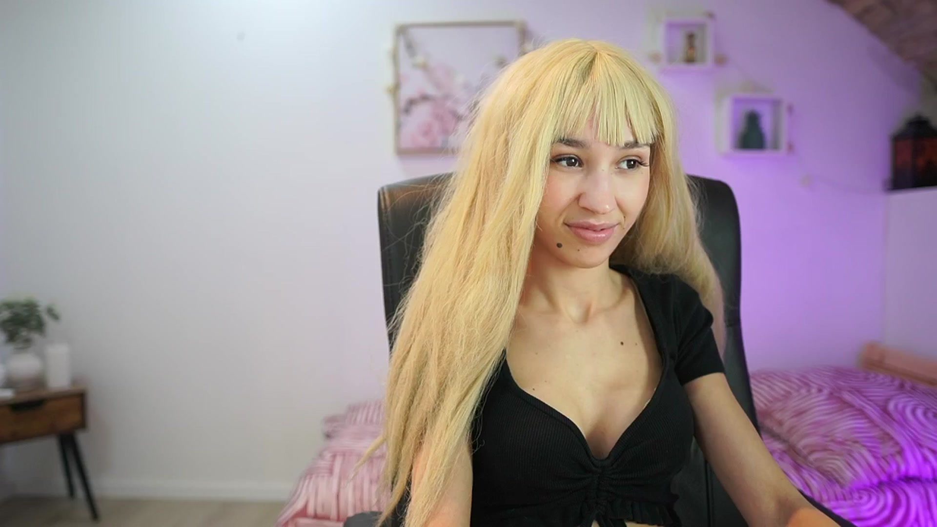 Gallery image thumbnail from Amai__Liu's myfreecams stream on, 01/13/2026, 15:32 image 7 of 20