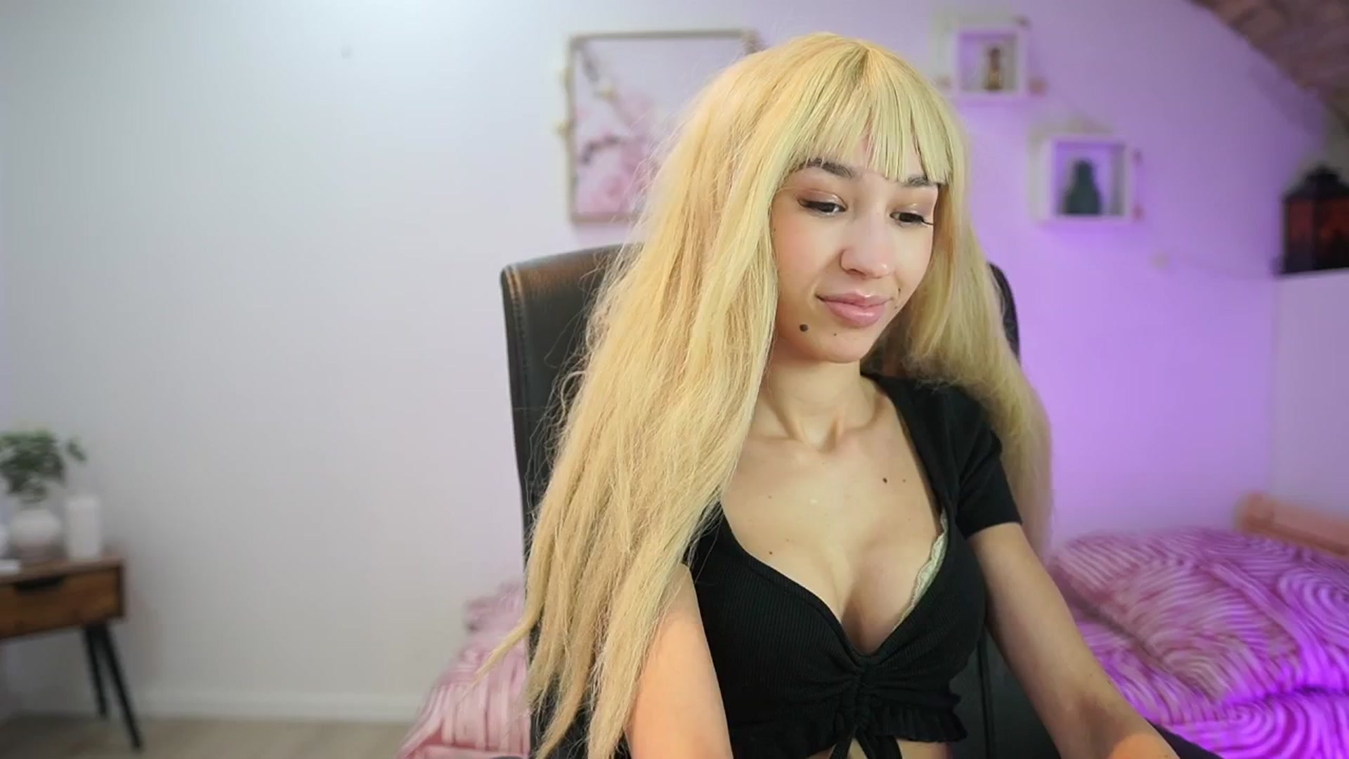 Gallery image thumbnail from Amai__Liu's myfreecams stream on, 01/13/2026, 15:32 image 3 of 20