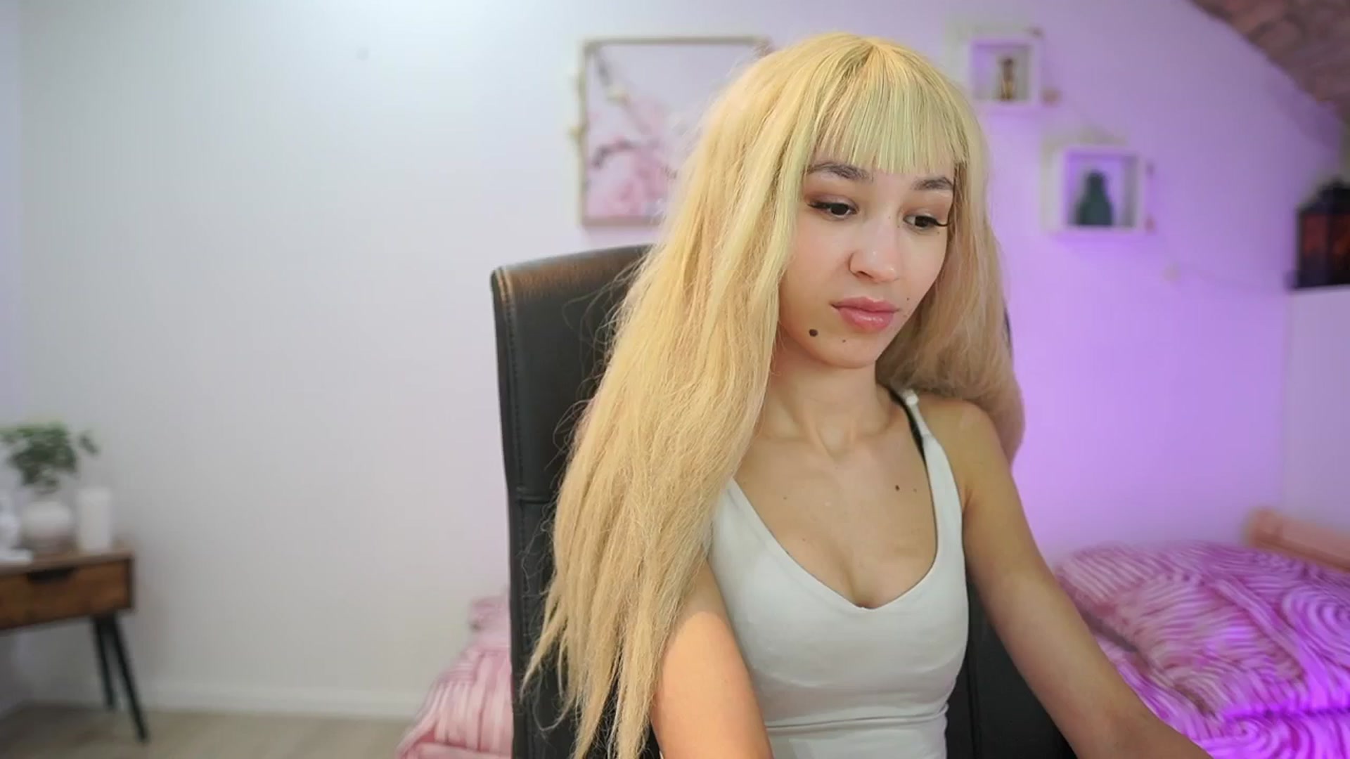 Gallery image thumbnail from Amai__Liu's myfreecams stream on, 01/15/2026, 15:27 image 1 of 20