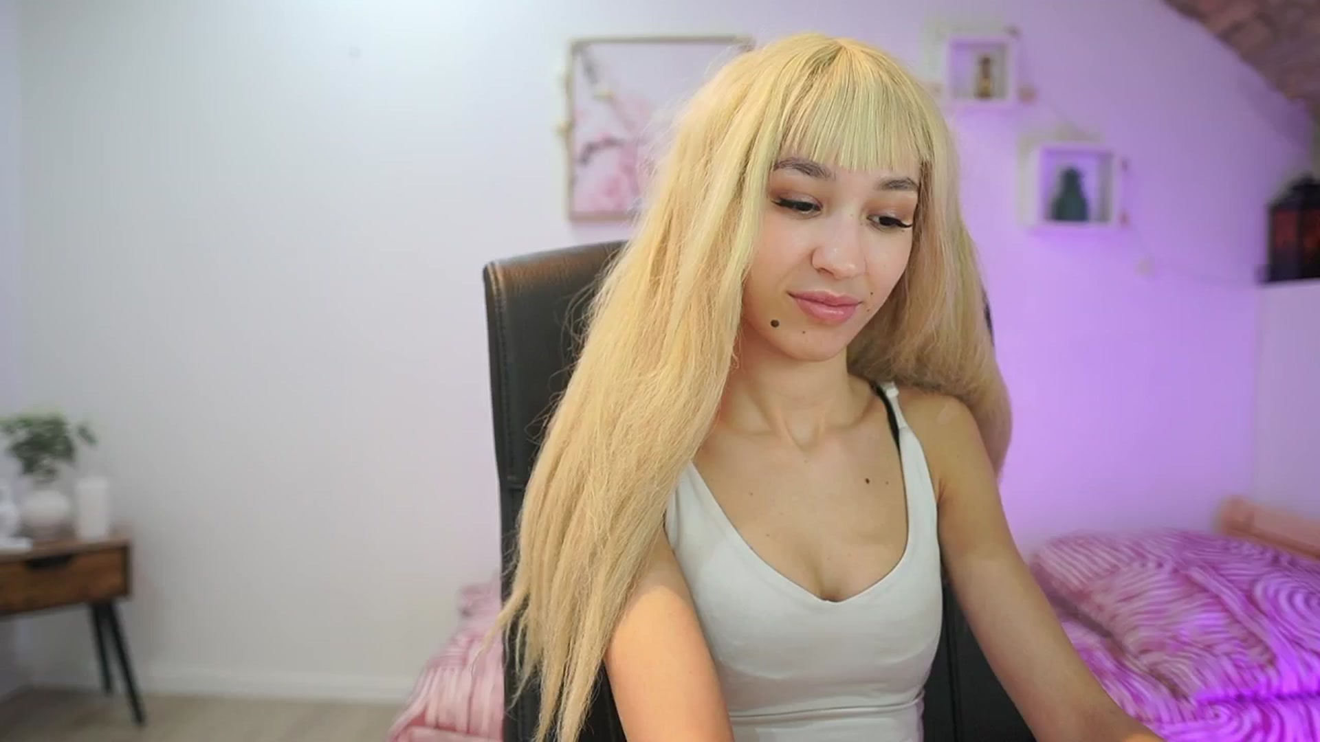Gallery image thumbnail from Amai__Liu's myfreecams stream on, 01/15/2026, 15:27 image 3 of 20