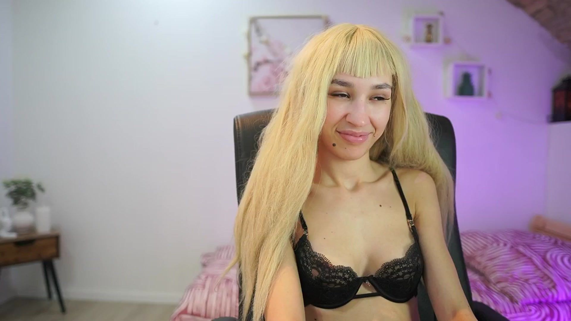 Gallery image thumbnail from Amai__Liu's myfreecams stream on, 01/15/2026, 18:59 image 18 of 20