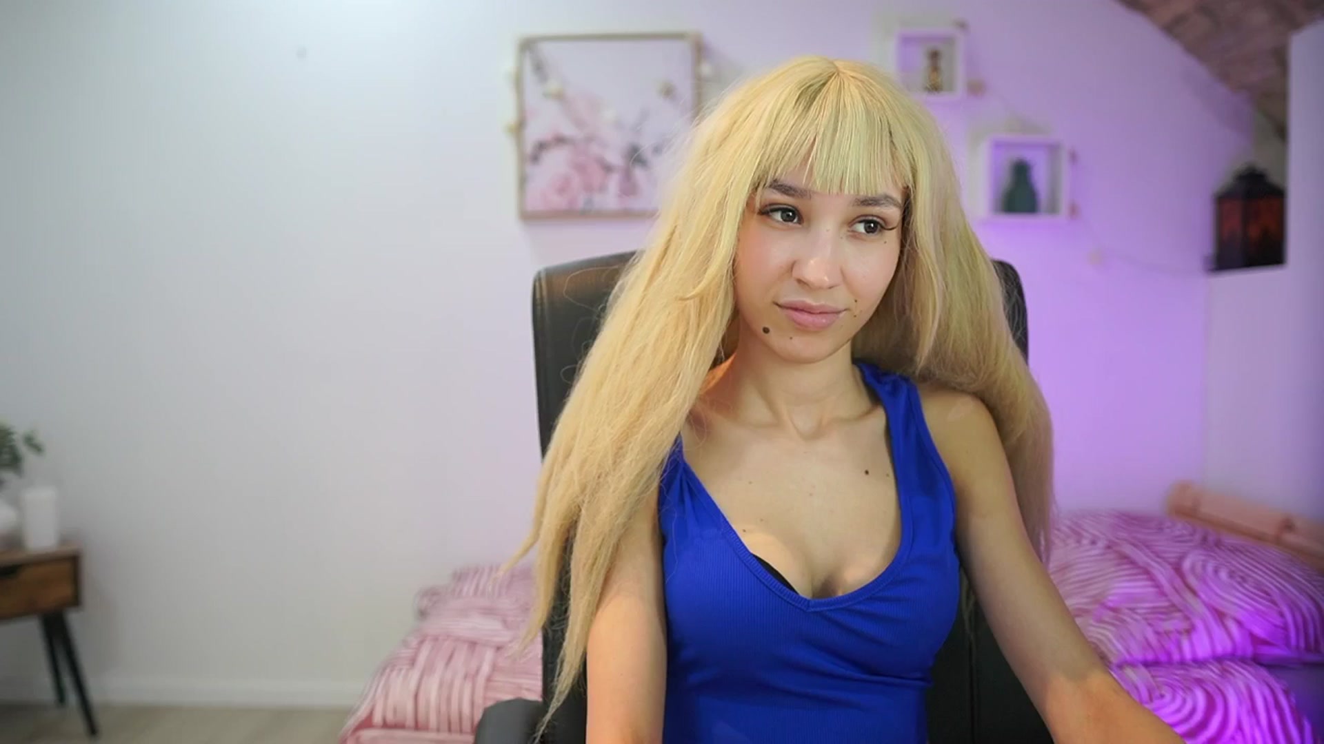 Gallery image thumbnail from Amai__Liu's myfreecams stream on, 01/17/2026, 16:11 image 9 of 20