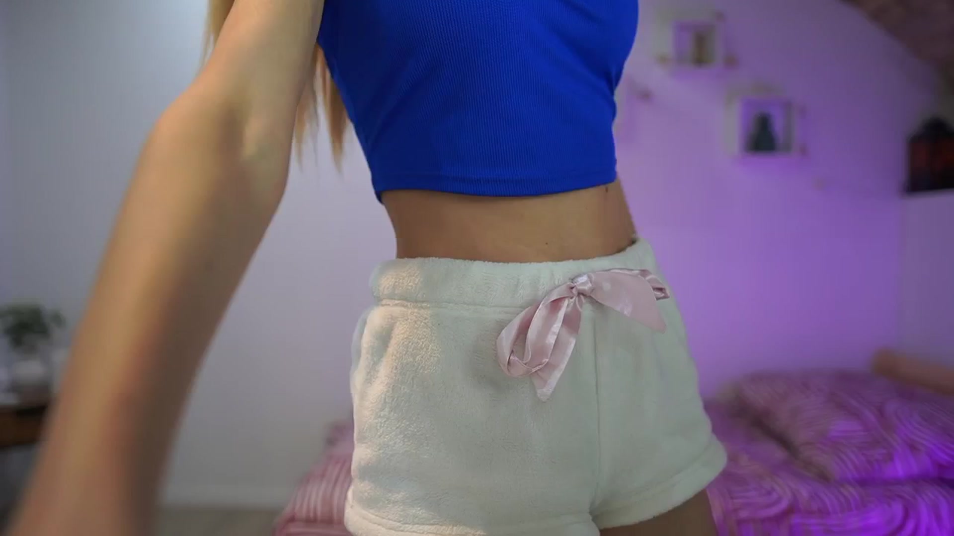 Gallery image thumbnail from Amai__Liu's myfreecams stream on, 01/17/2026, 16:11 image 14 of 20