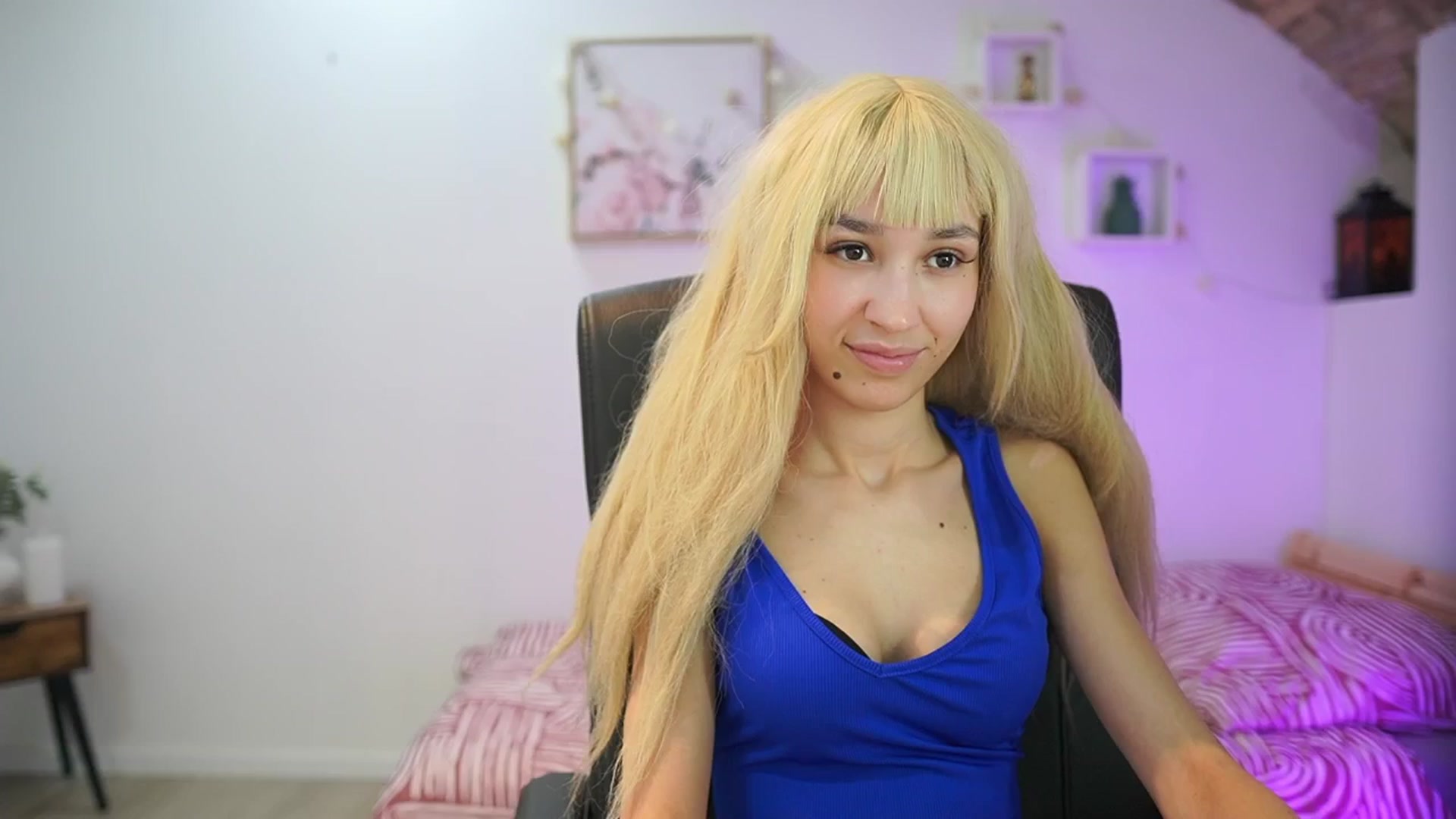 Gallery image thumbnail from Amai__Liu's myfreecams stream on, 01/17/2026, 16:11 image 10 of 20