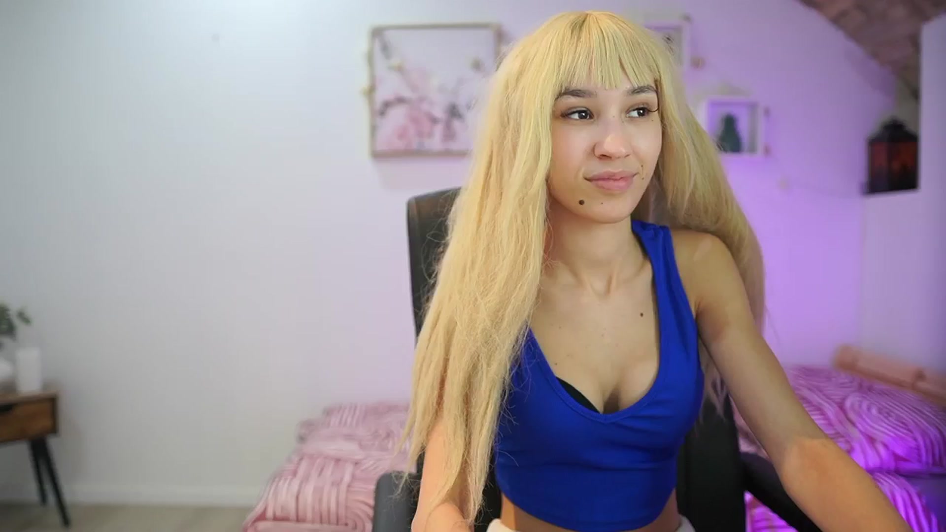 Gallery image thumbnail from Amai__Liu's myfreecams stream on, 01/17/2026, 16:11 image 2 of 20