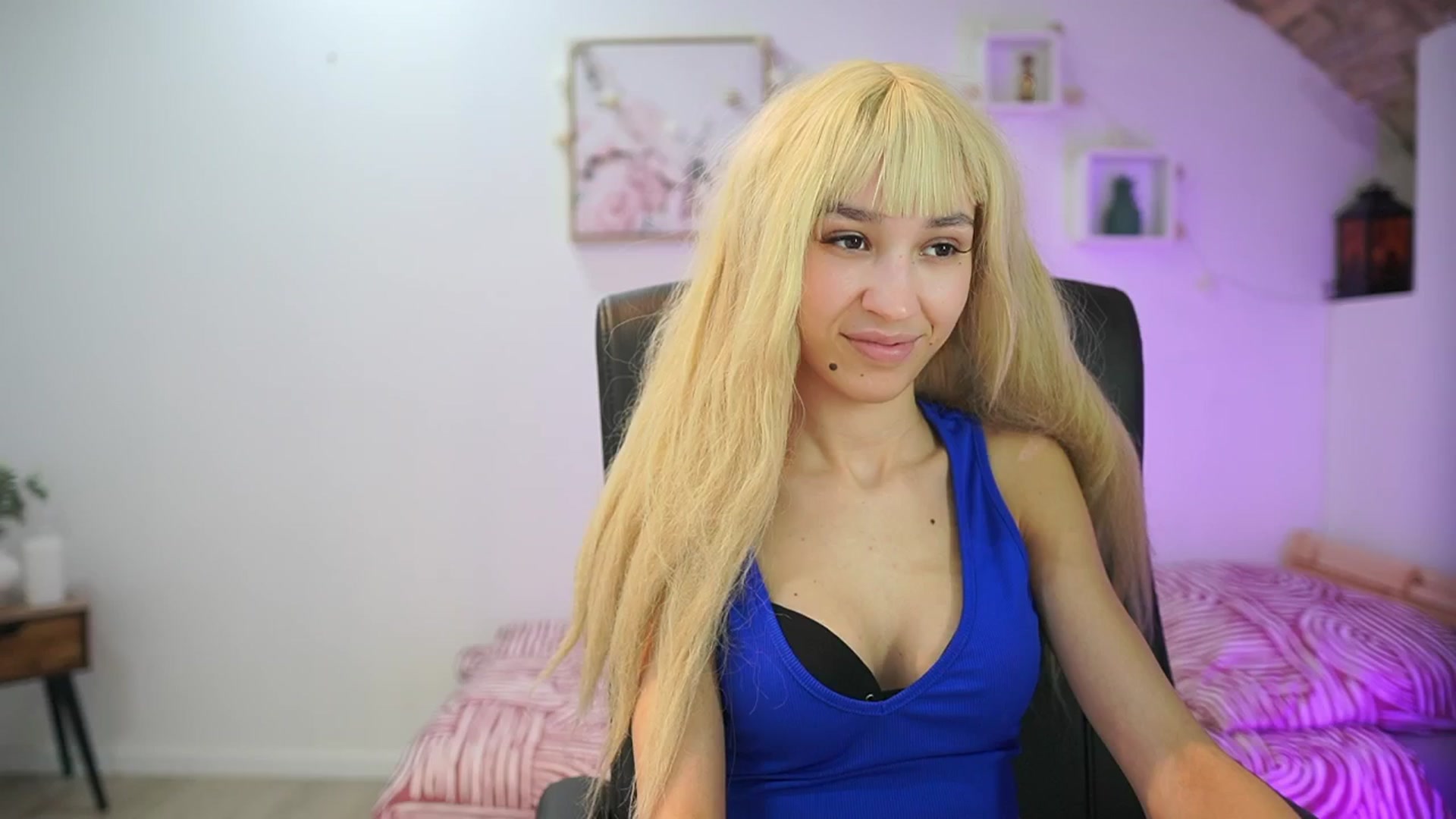 Gallery image thumbnail from Amai__Liu's myfreecams stream on, 01/17/2026, 16:11 image 8 of 20