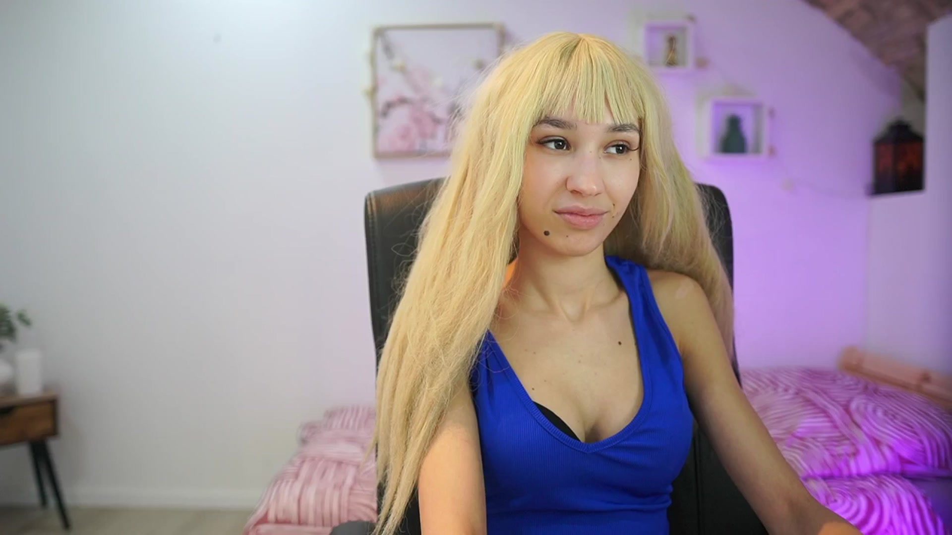 Gallery image thumbnail from Amai__Liu's myfreecams stream on, 01/17/2026, 16:11 image 1 of 20