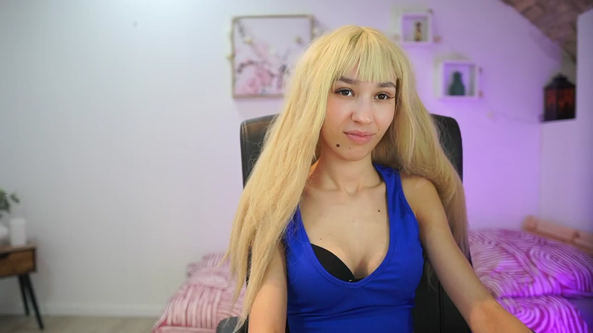 Gallery image thumbnail from Amai__Liu's myfreecams stream on, 01/17/2026, 16:11 image 6 of 20