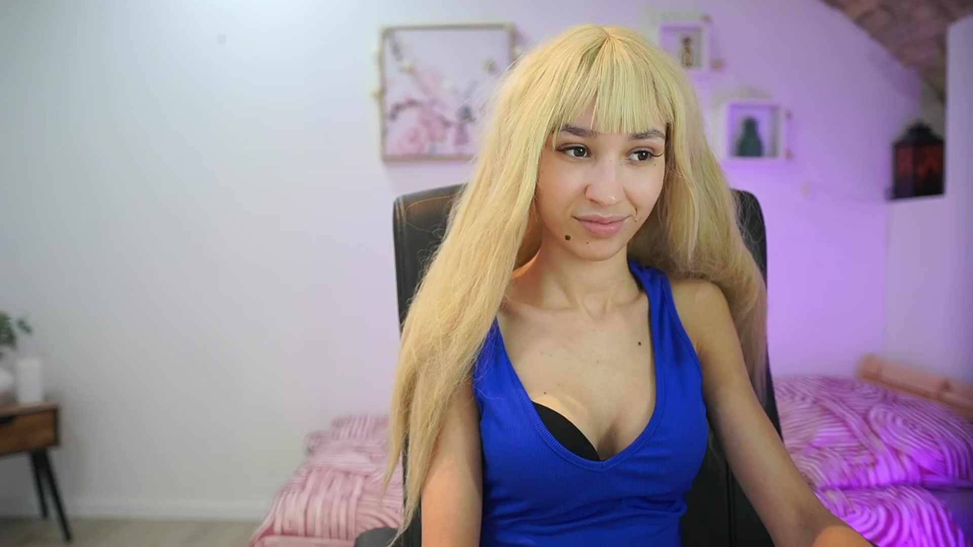 Gallery image thumbnail from Amai__Liu's myfreecams stream on, 01/17/2026, 16:11 image 4 of 20