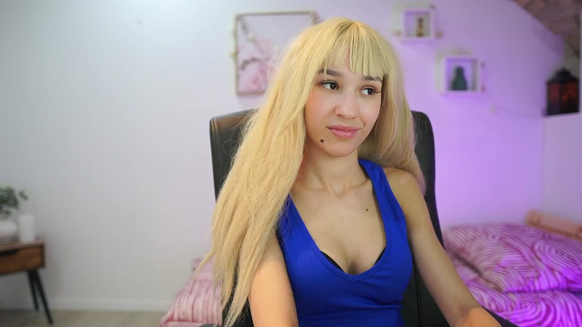 Gallery image thumbnail from Amai__Liu's myfreecams stream on, 01/17/2026, 17:52 image 5 of 20