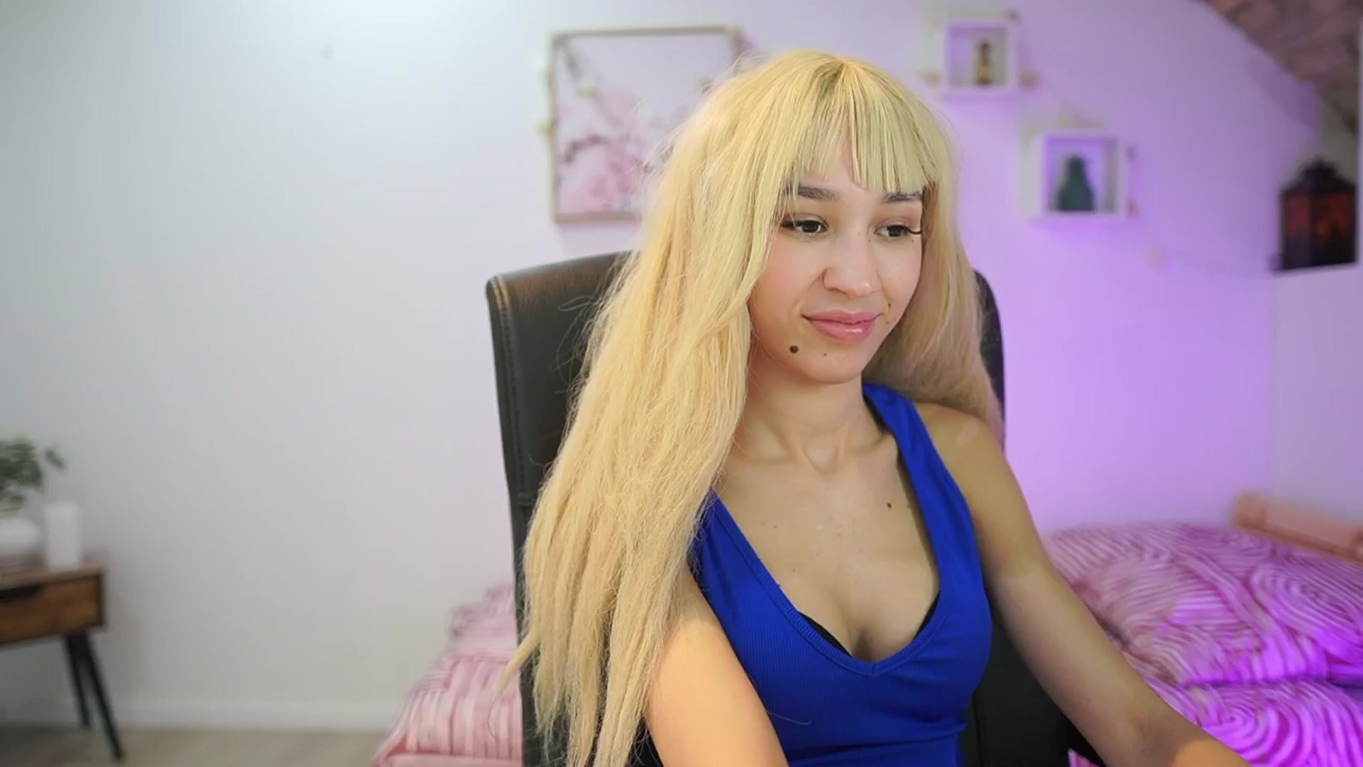 Gallery image thumbnail from Amai__Liu's myfreecams stream on, 01/17/2026, 17:52 image 9 of 20