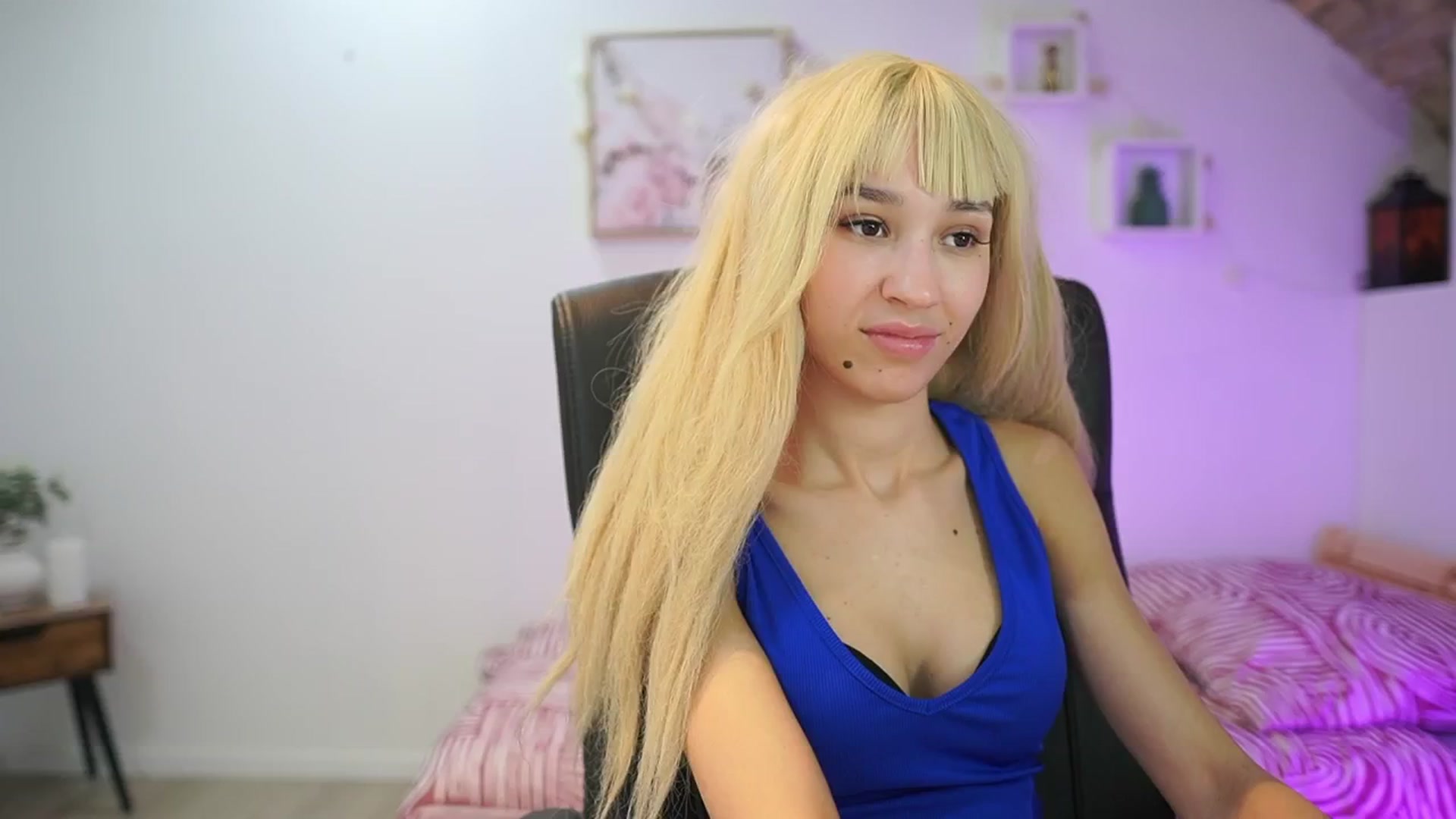 Gallery image thumbnail from Amai__Liu's myfreecams stream on, 01/17/2026, 17:52 image 8 of 20