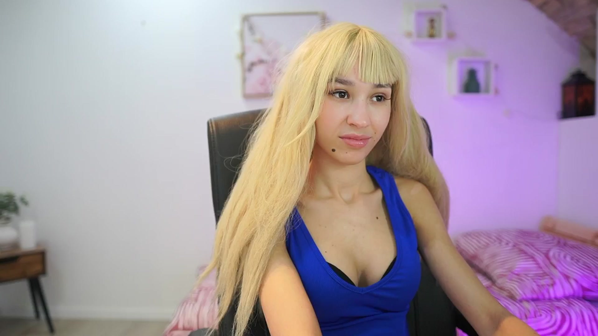 Gallery image thumbnail from Amai__Liu's myfreecams stream on, 01/17/2026, 17:52 image 1 of 20