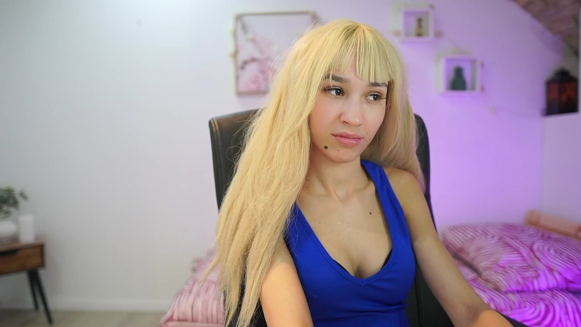 Gallery image thumbnail from Amai__Liu's myfreecams stream on, 01/17/2026, 17:52 image 7 of 20