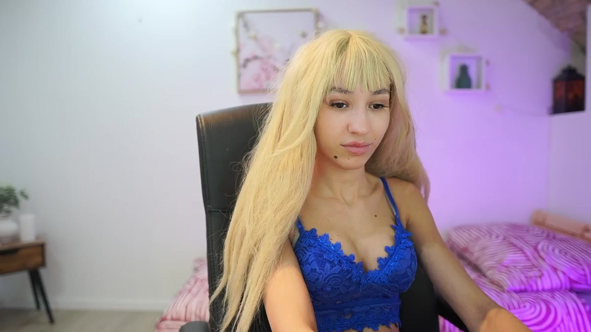 Gallery image thumbnail from Amai__Liu's myfreecams stream on, 01/23/2026, 19:26 image 1 of 20