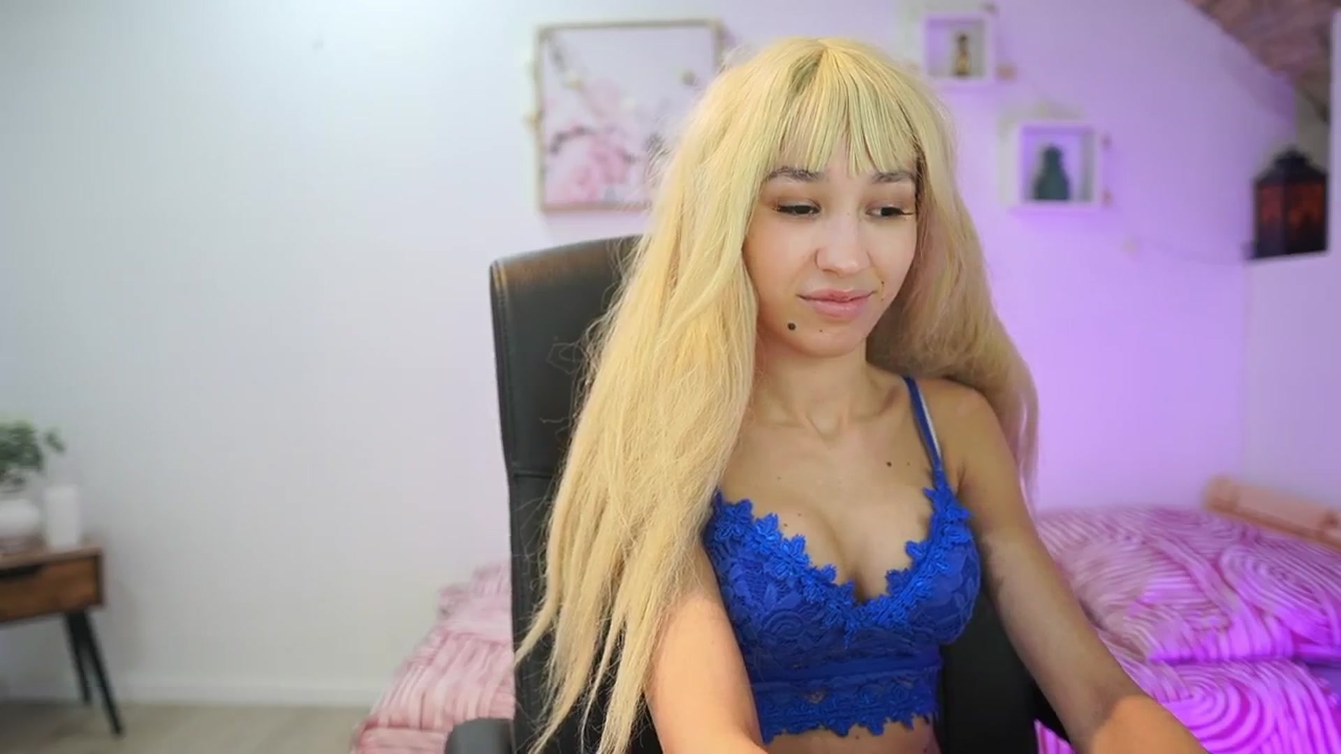Gallery image thumbnail from Amai__Liu's myfreecams stream on, 01/23/2026, 19:26 image 4 of 20