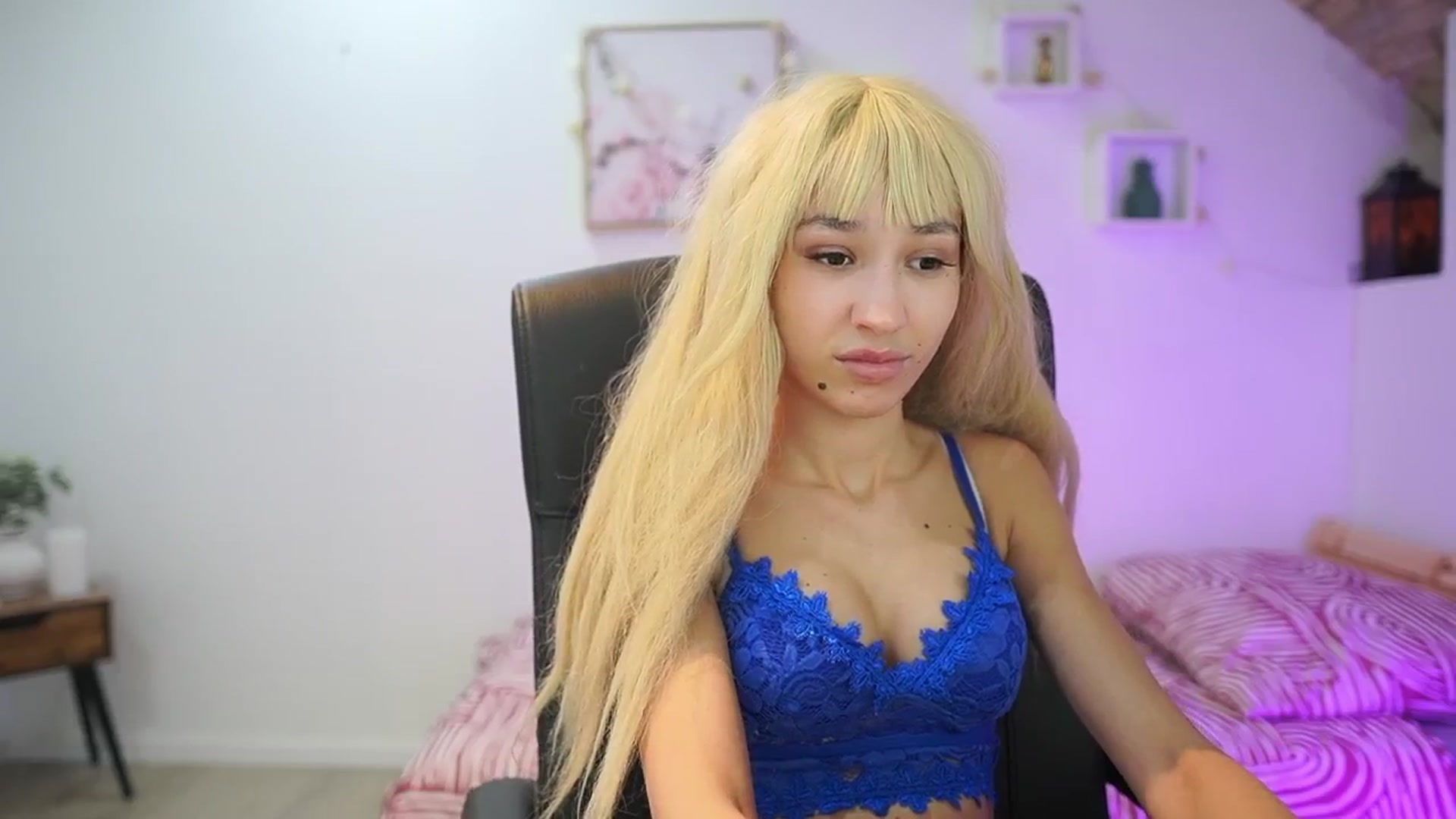 Gallery image thumbnail from Amai__Liu's myfreecams stream on, 01/23/2026, 19:26 image 2 of 20