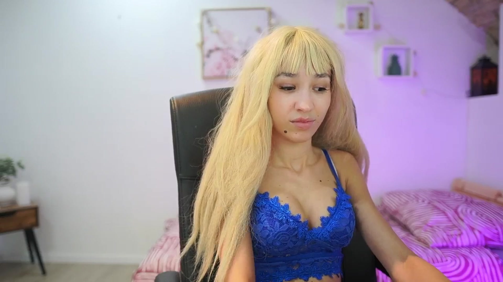 Gallery image thumbnail from Amai__Liu's myfreecams stream on, 01/23/2026, 19:26 image 3 of 20