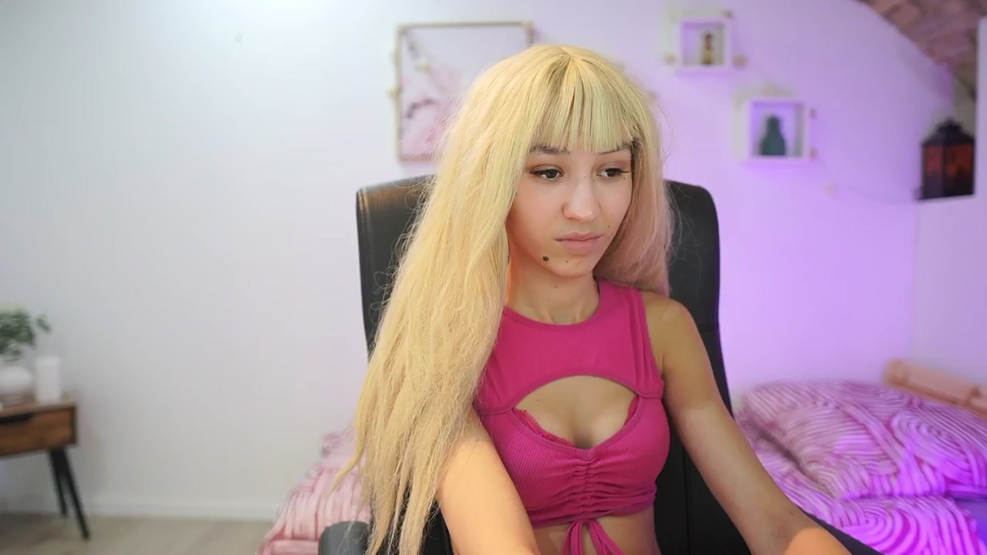 Gallery image thumbnail from Amai__Liu's myfreecams stream on, 01/27/2026, 16:00 image 6 of 20