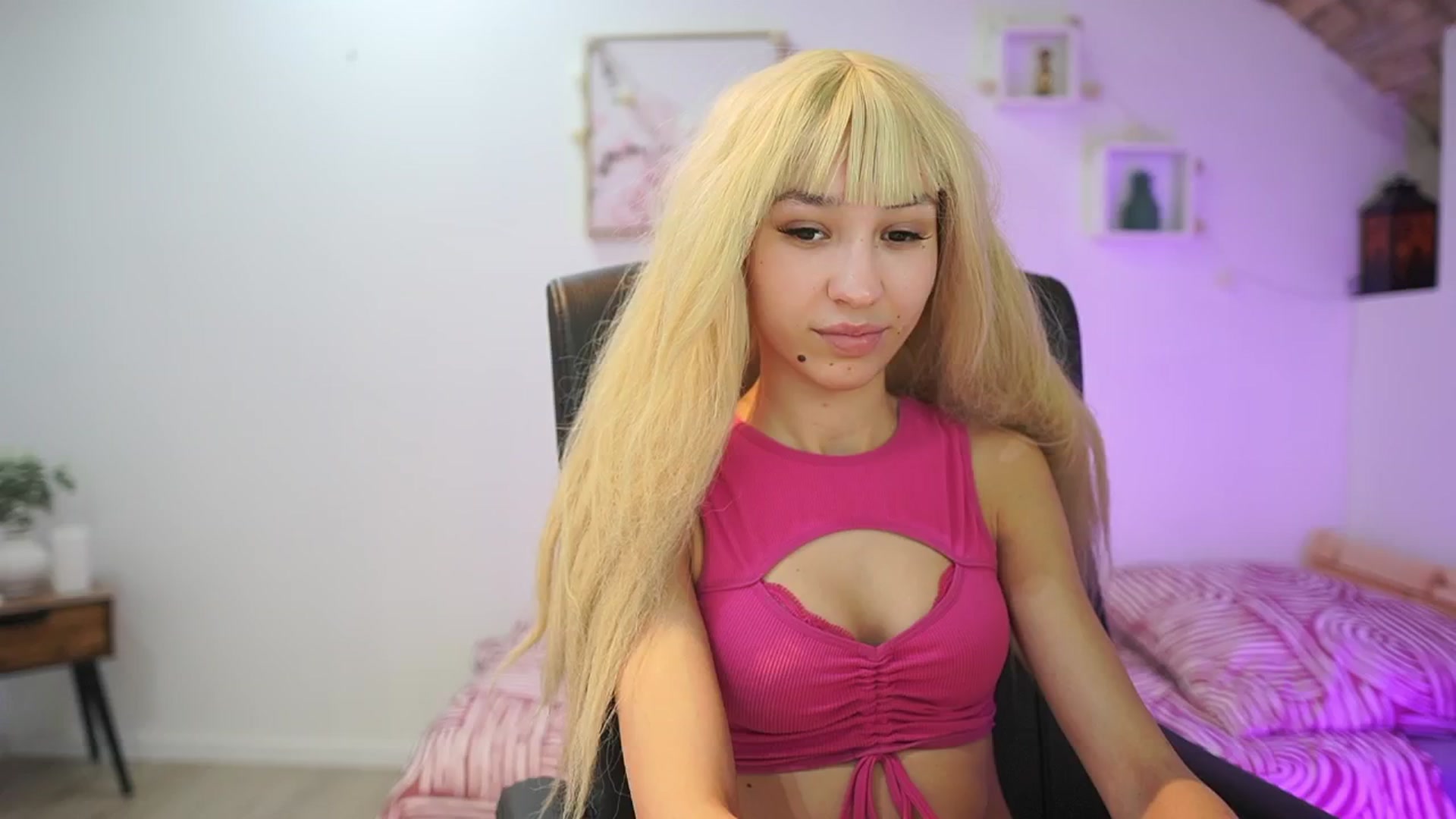 Gallery image thumbnail from Amai__Liu's myfreecams stream on, 01/27/2026, 16:00 image 4 of 20