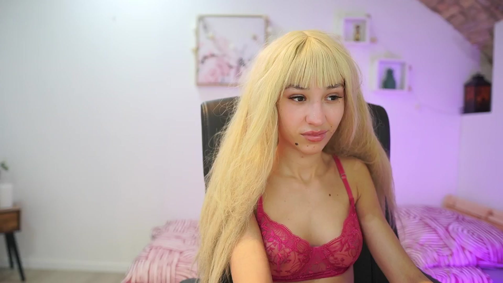 Gallery image thumbnail from Amai__Liu's myfreecams stream on, 01/27/2026, 18:43 image 5 of 20