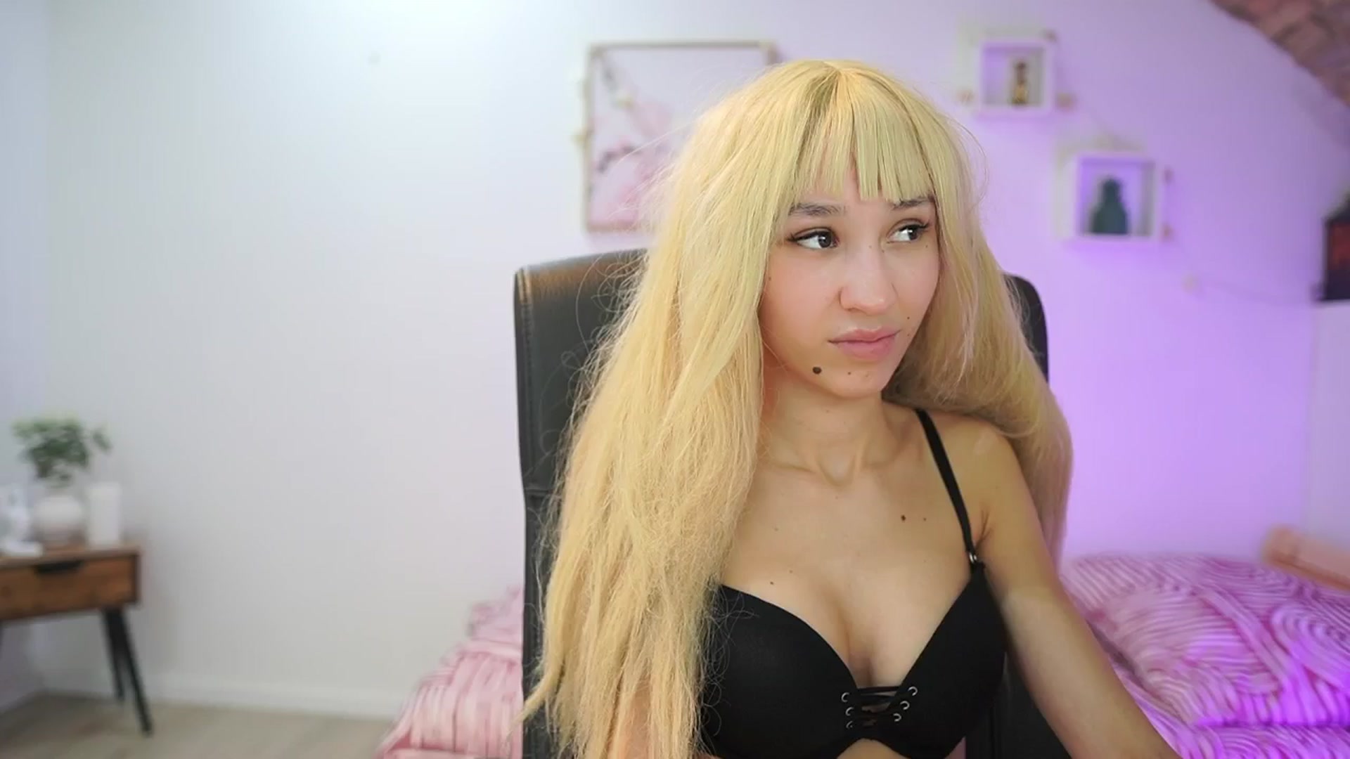 Gallery image thumbnail from Amai__Liu's myfreecams stream on, 01/29/2026, 15:08 image 20 of 20