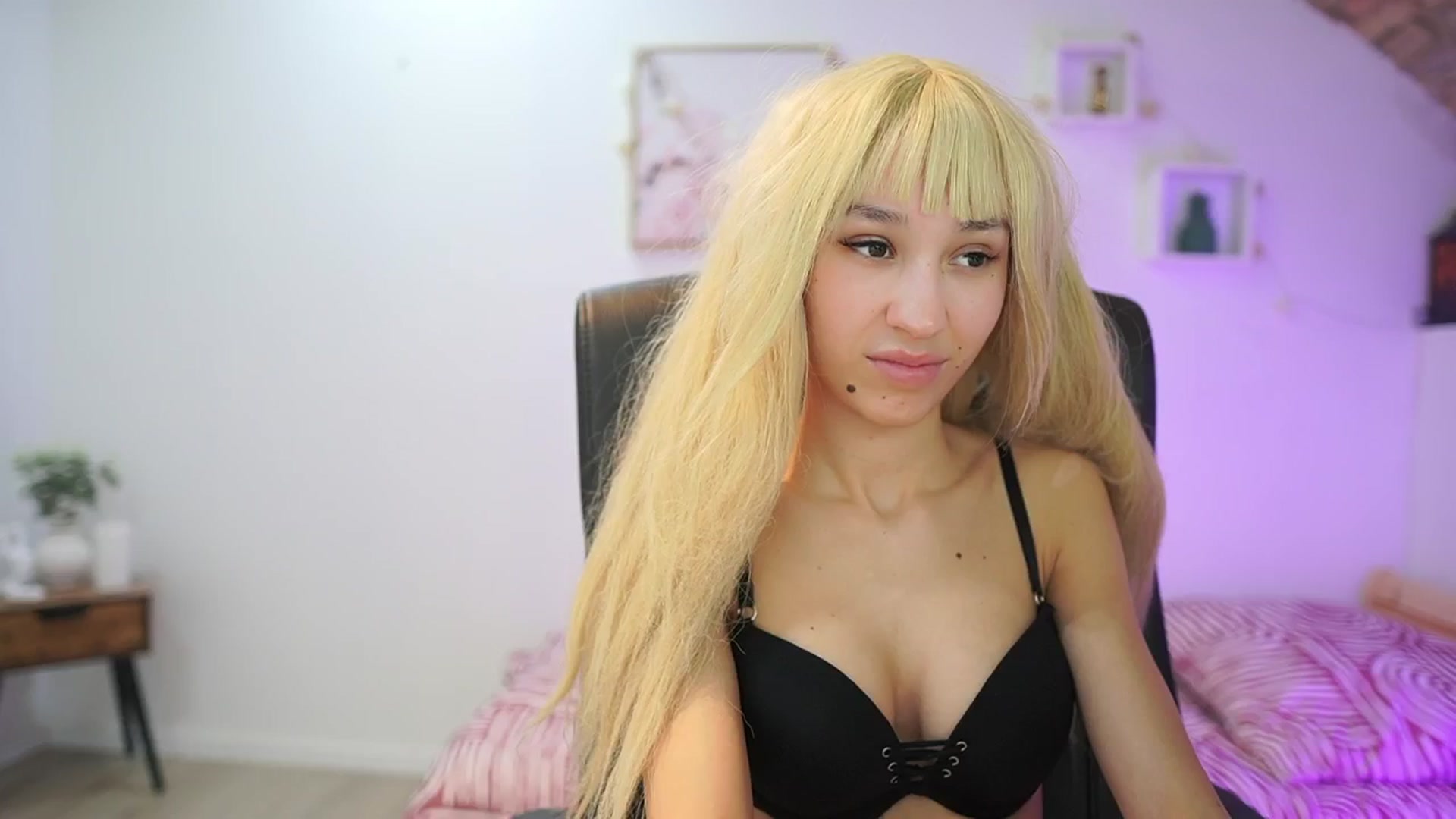 Gallery image thumbnail from Amai__Liu's myfreecams stream on, 01/29/2026, 15:08 image 19 of 20