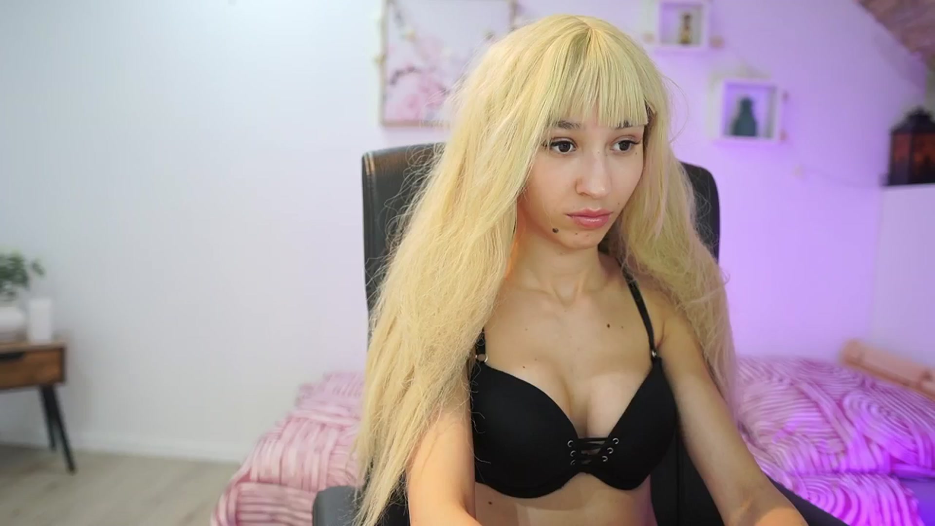 Gallery image thumbnail from Amai__Liu's myfreecams stream on, 01/29/2026, 18:43 image 16 of 20