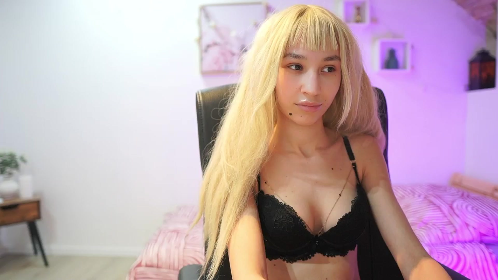 Gallery image thumbnail from Amai__Liu's myfreecams stream on, 01/31/2026, 16:47 image 19 of 20