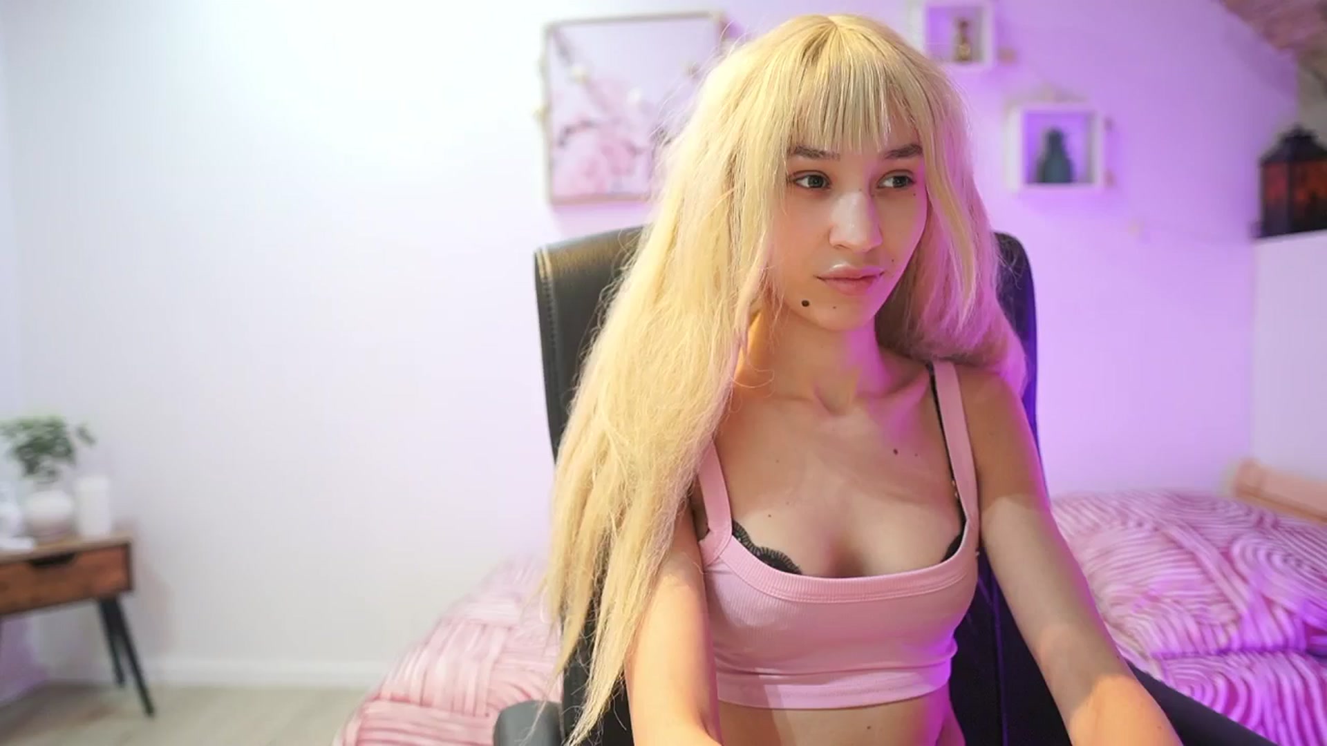 Gallery image thumbnail from Amai__Liu's myfreecams stream on, 02/09/2026, 14:42 image 7 of 20