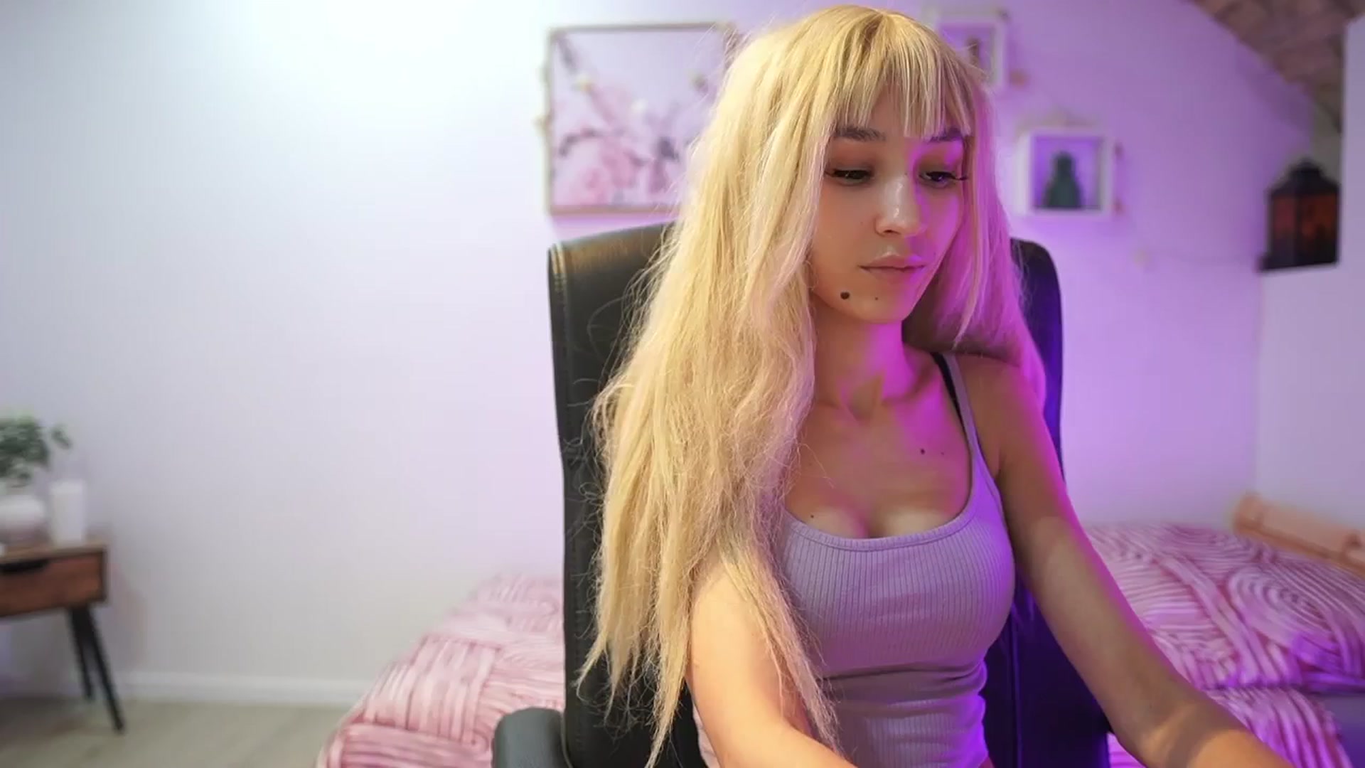 Gallery image thumbnail from Amai__Liu's myfreecams stream on, 02/13/2026, 16:30 image 3 of 20