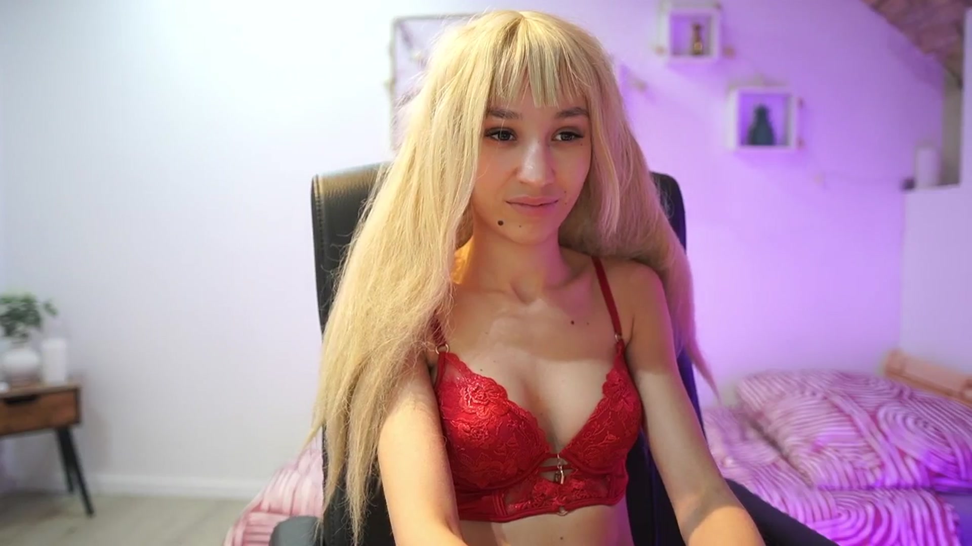 Gallery image thumbnail from Amai__Liu's myfreecams stream on, 02/22/2026, 12:56 image 4 of 20