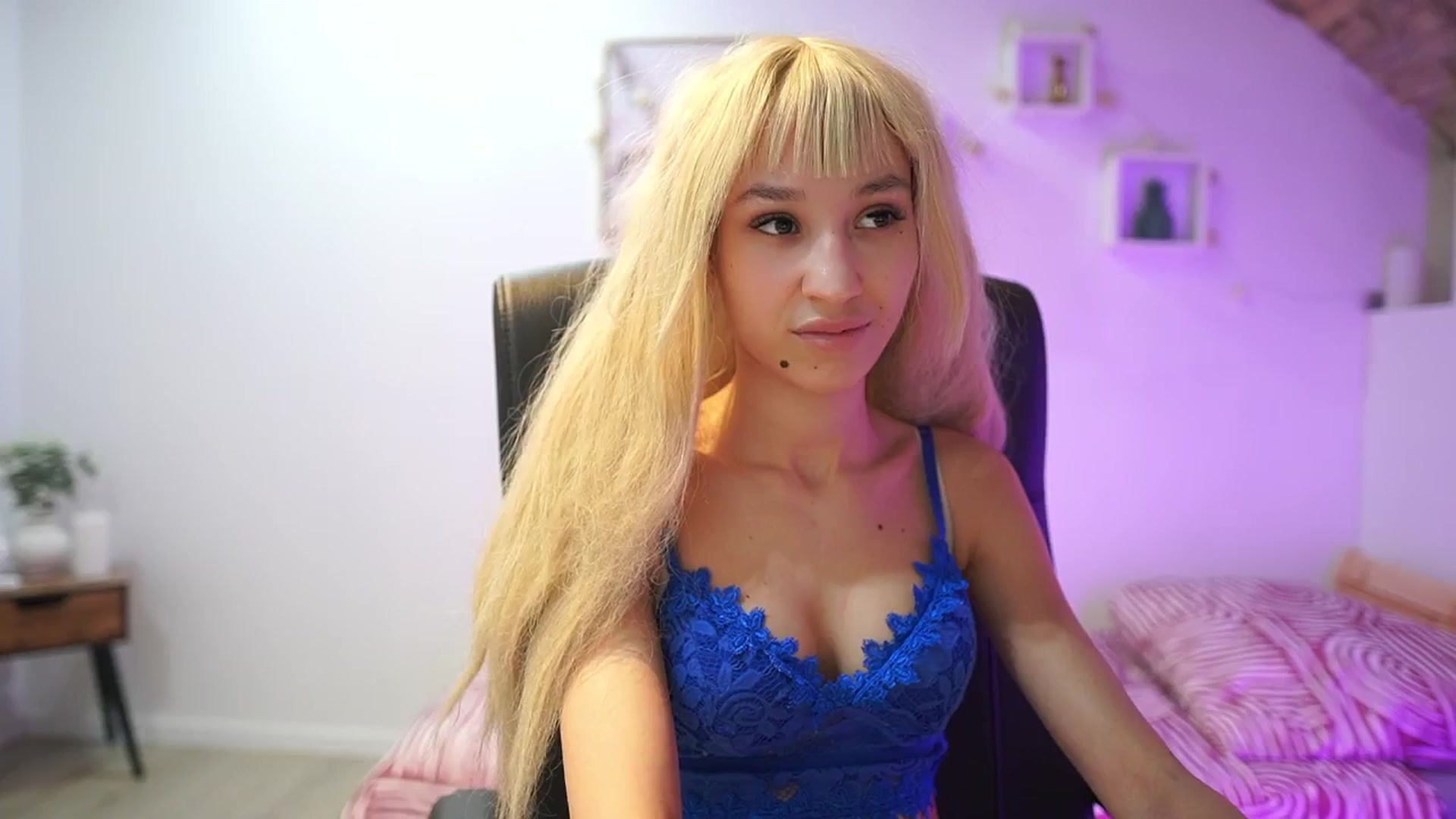 Gallery image thumbnail from Amai__Liu's myfreecams stream on, 02/24/2026, 15:24 image 6 of 20