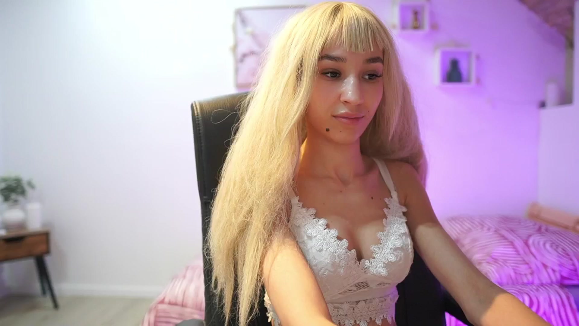 Gallery image thumbnail from Amai__Liu's myfreecams stream on, 03/04/2026, 17:08 image 11 of 20